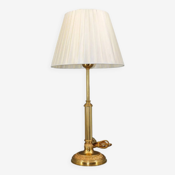 Lampe en bronze doré abat-jour plissé