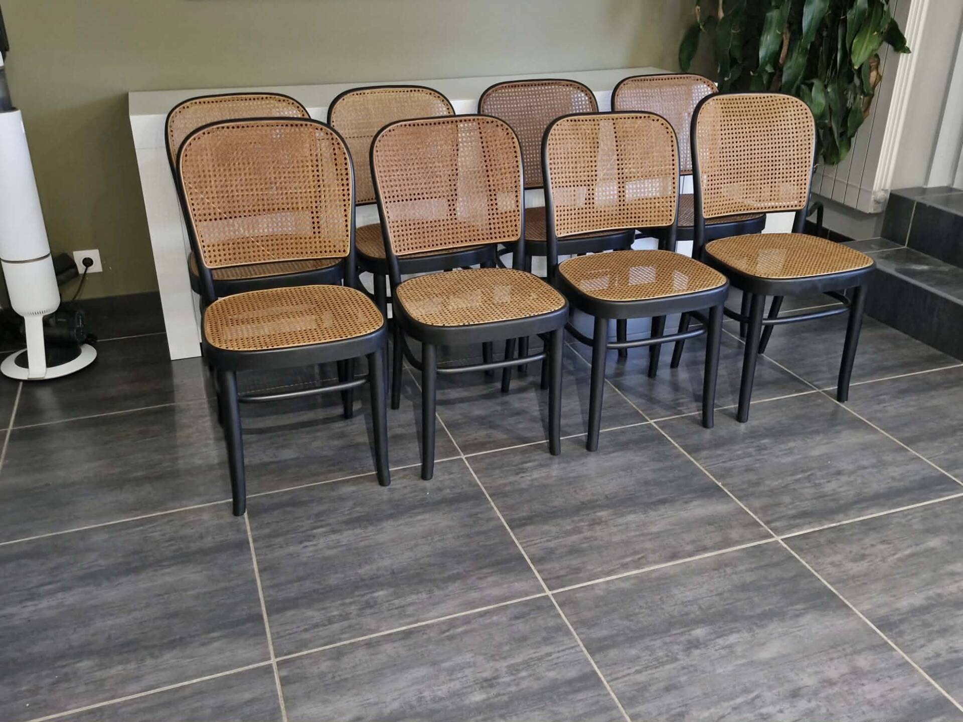 Set of 8 chairs no. 811 after Hoffmann, 1990s