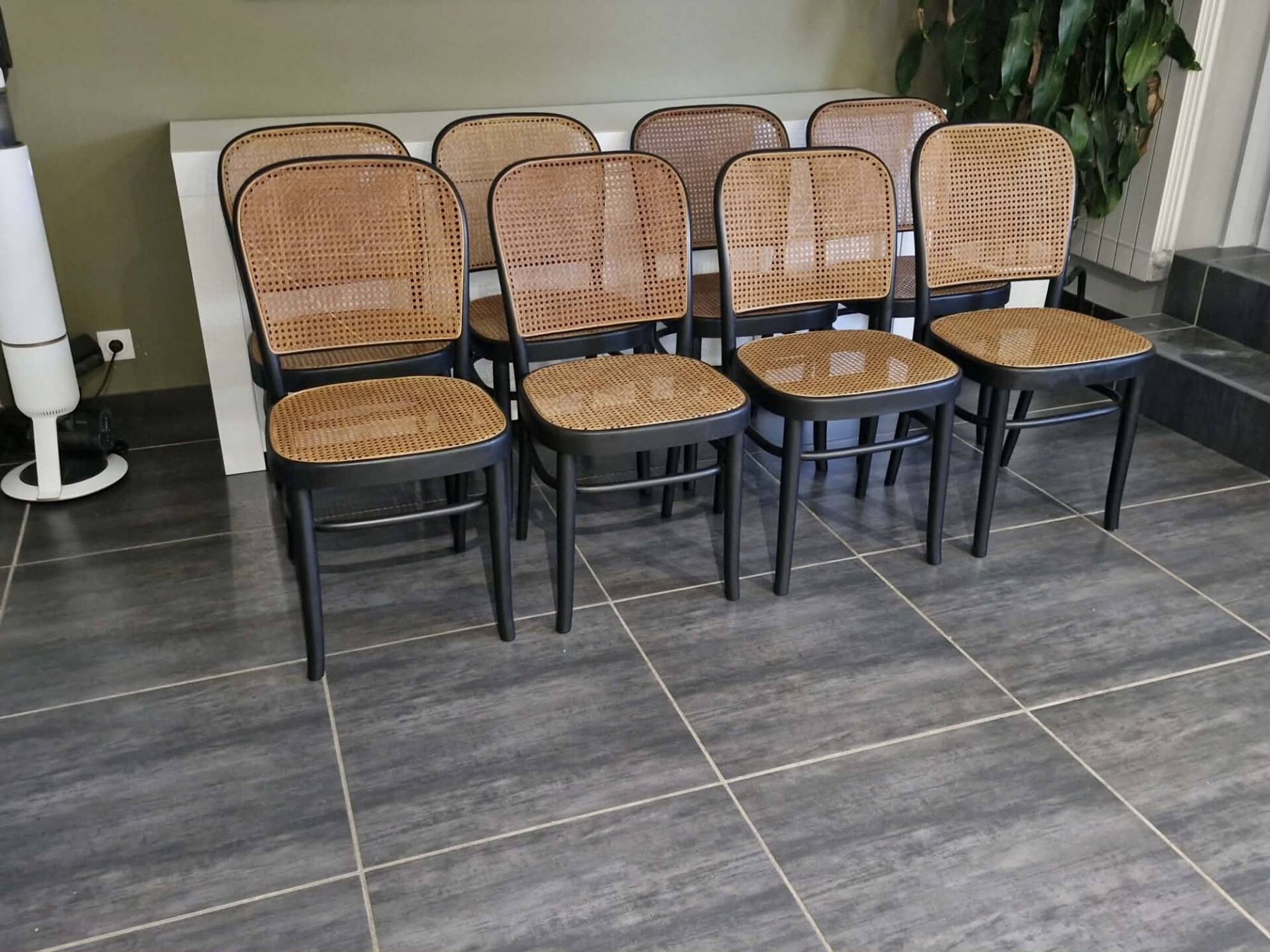 Set of 8 chairs no. 811 after Hoffmann, 1990s