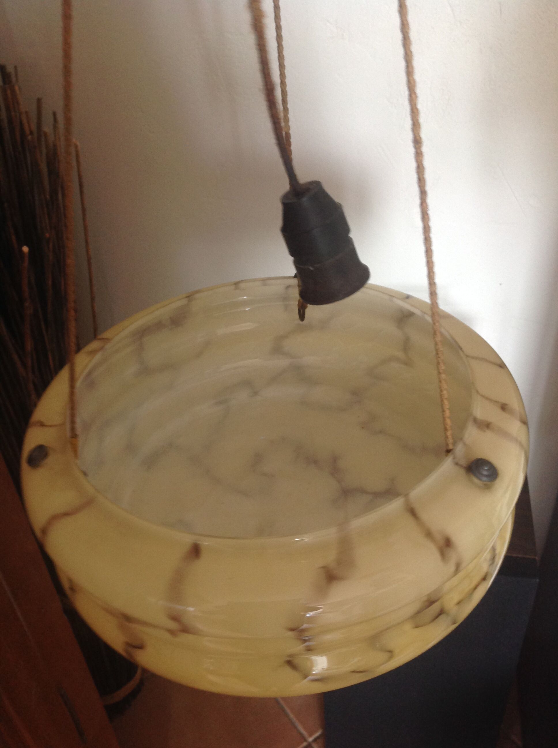 Art deco marbled glass bowl suspension