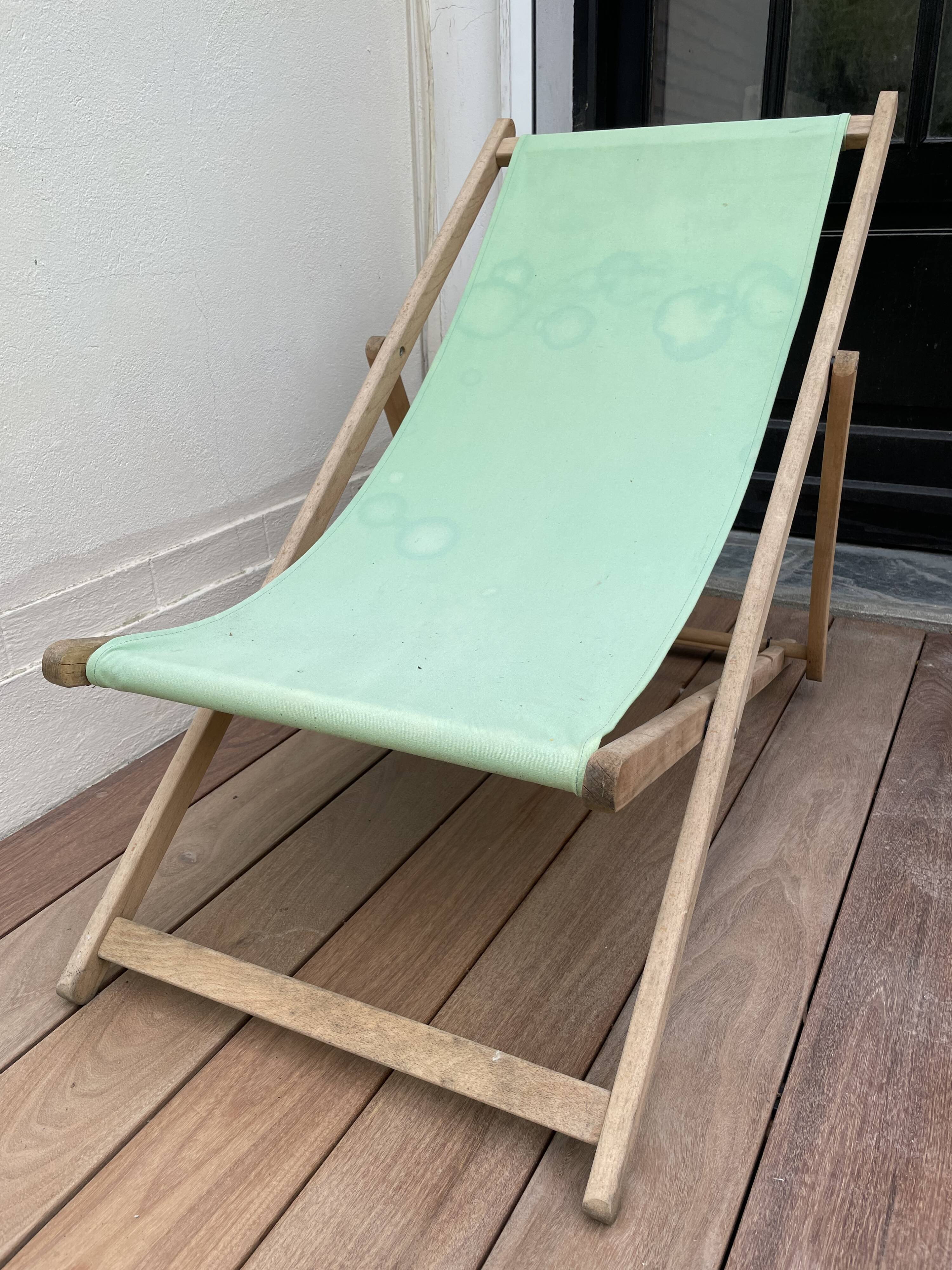 Chilean deckchair mint with water