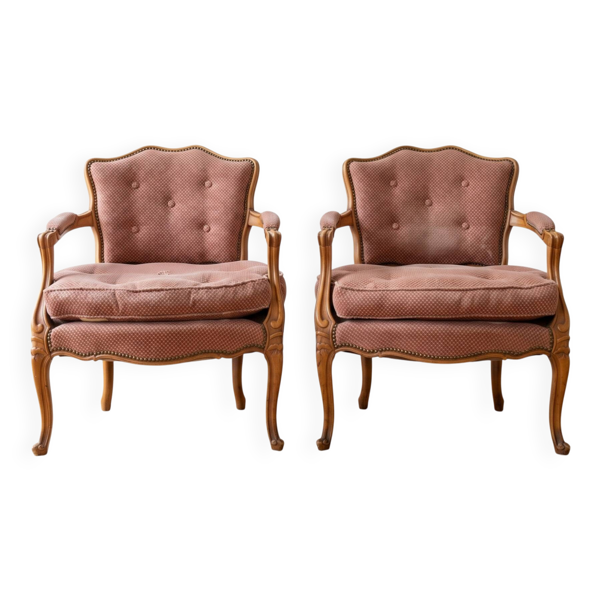 Pair of antique Louis XV armchairs in wood and pink fabric.