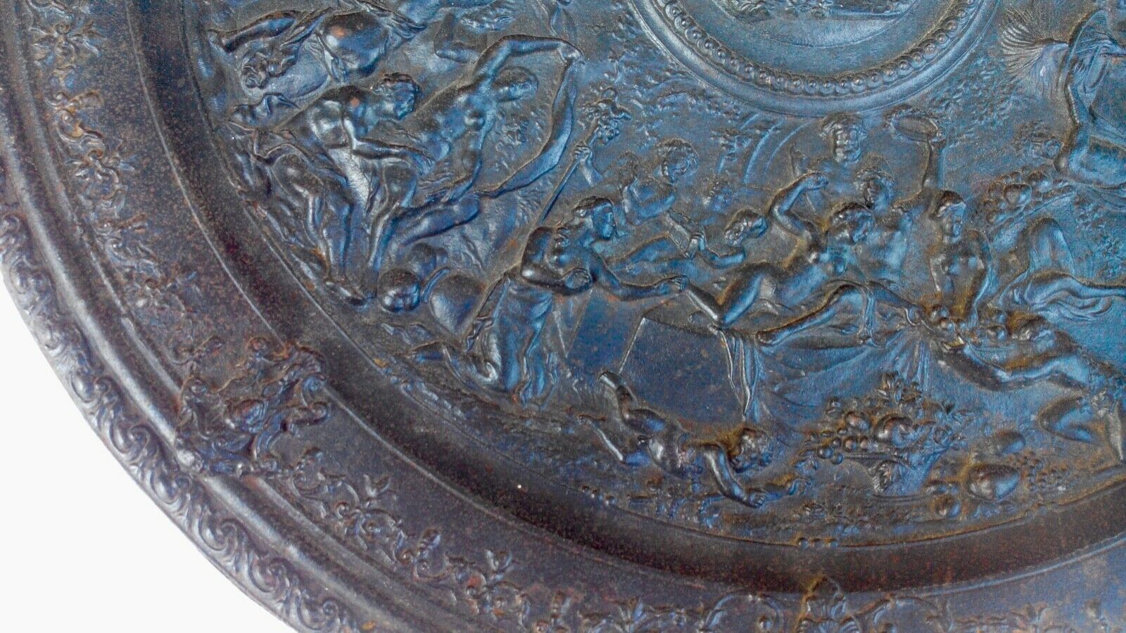 cast iron dish decorated in the antique XIX th -FONTE SOMMEVOIRE