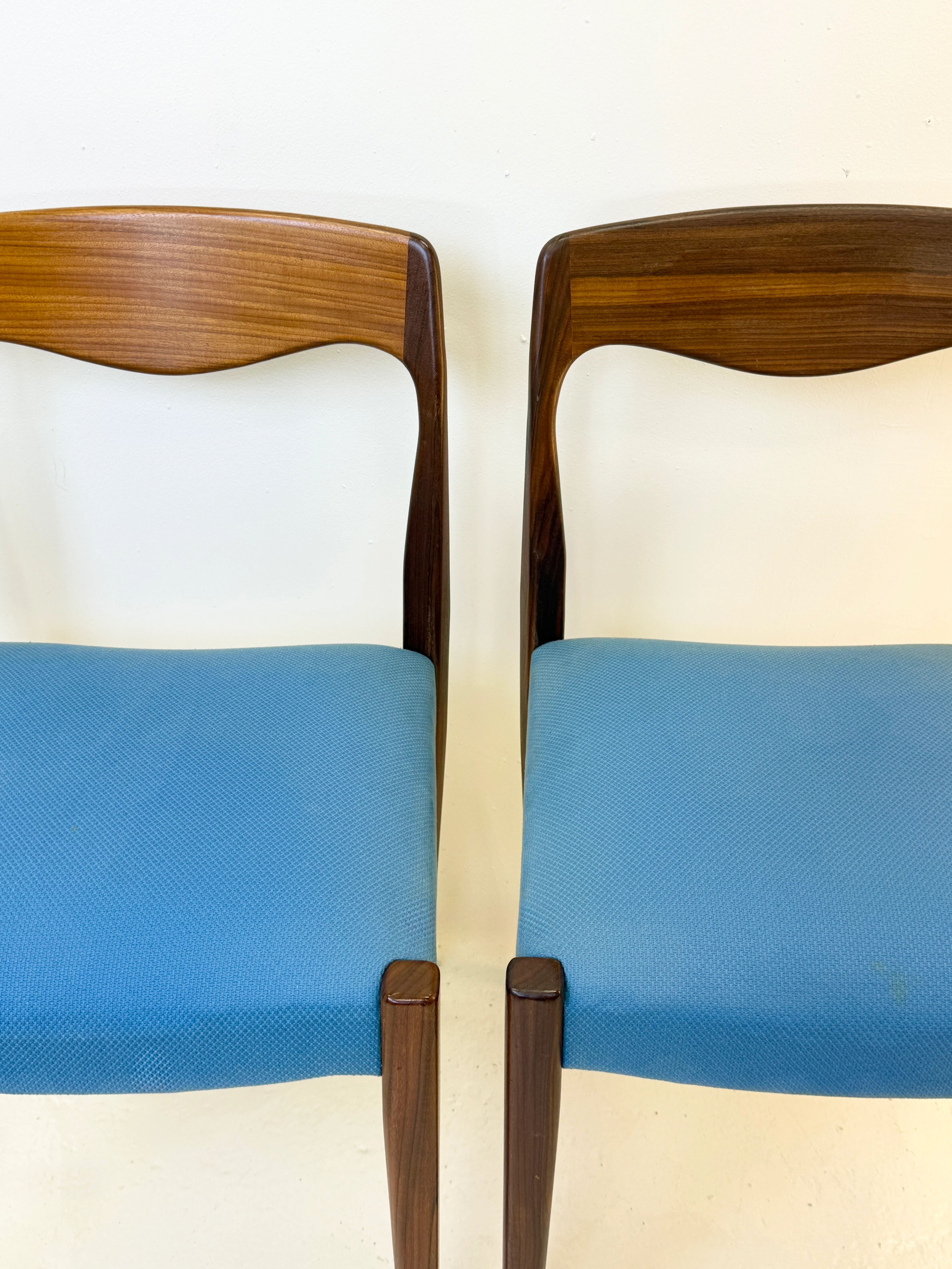 Suite de 4 chaises scandinaves, 1960s