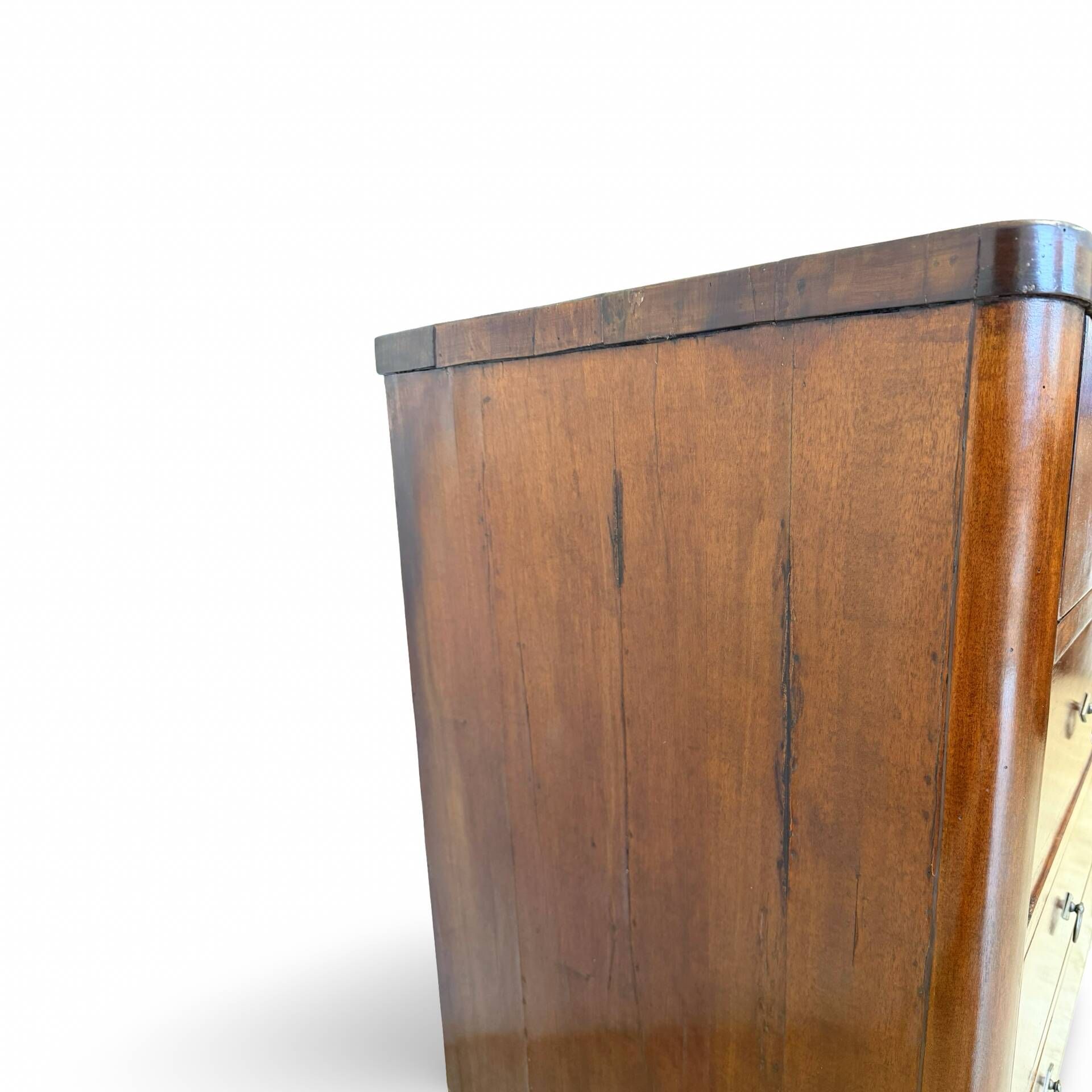 Italian art deco burl walnut chest of drawers, 1850s.