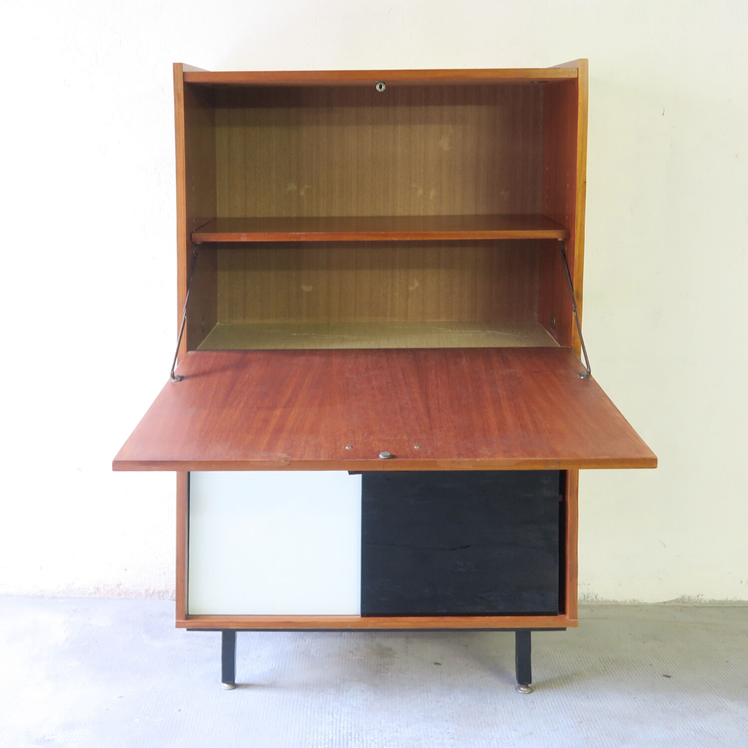 Modernist Secretary