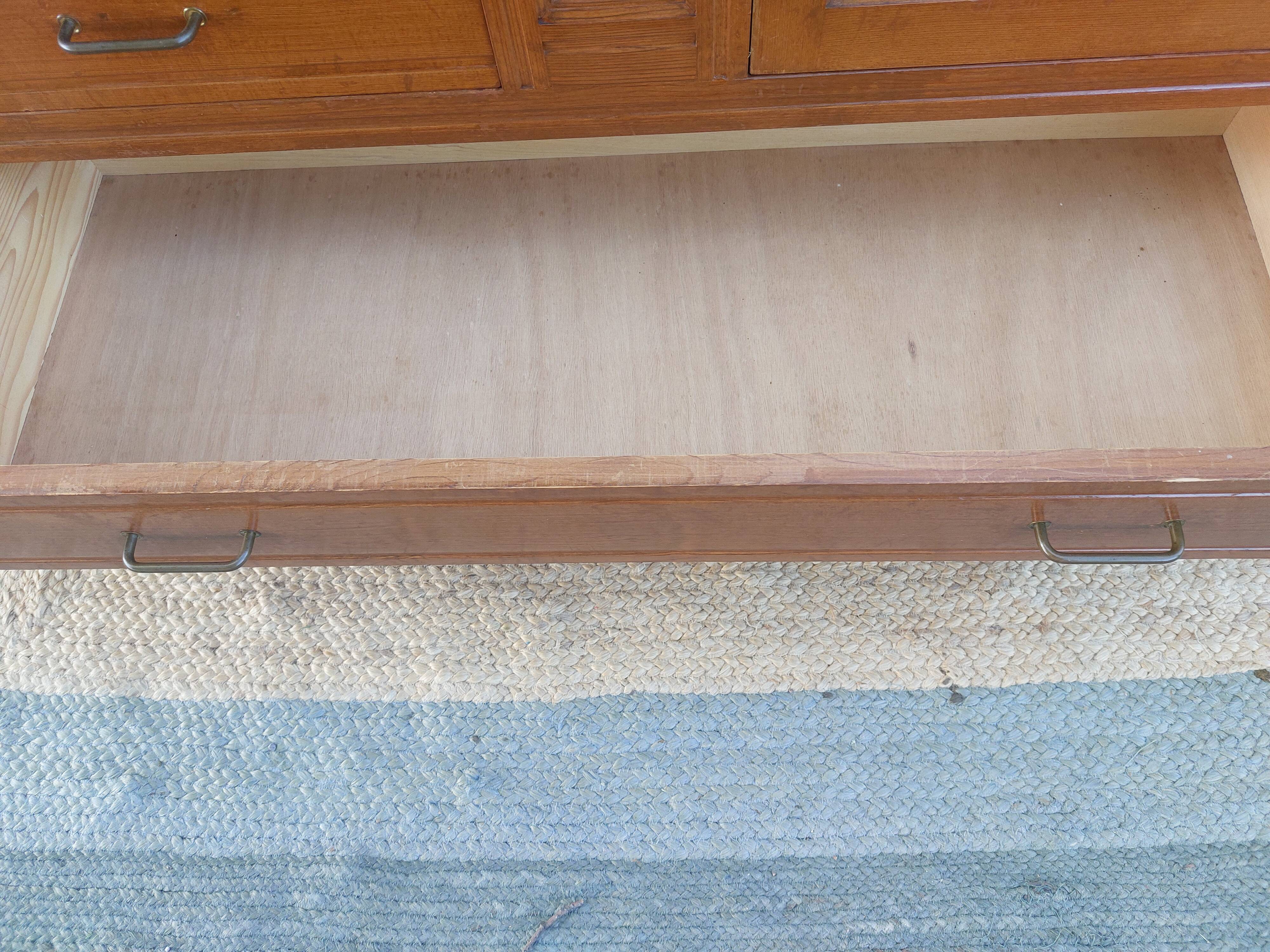 triple function wardrobe, compass feet