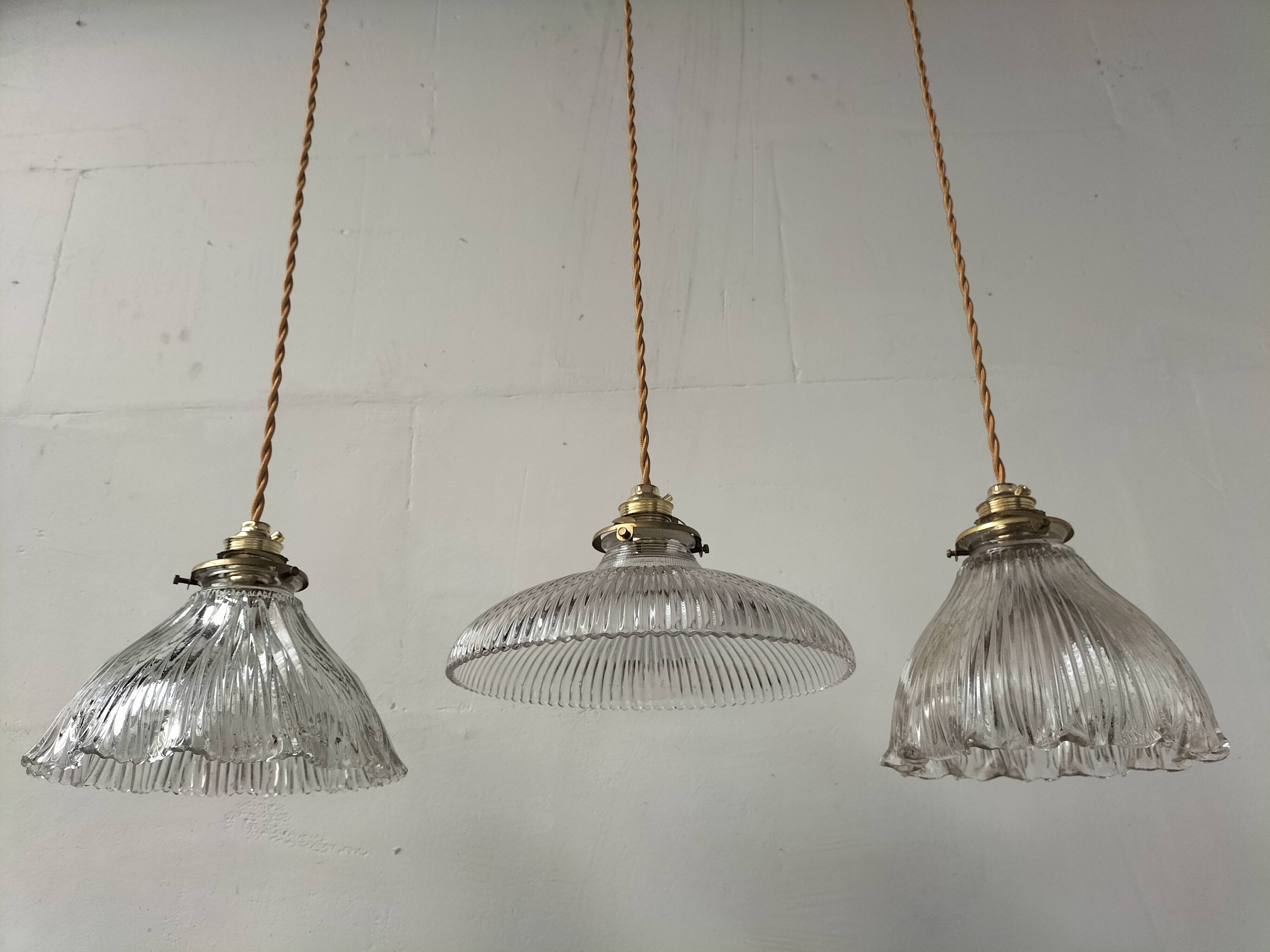 3 holophane suspensions