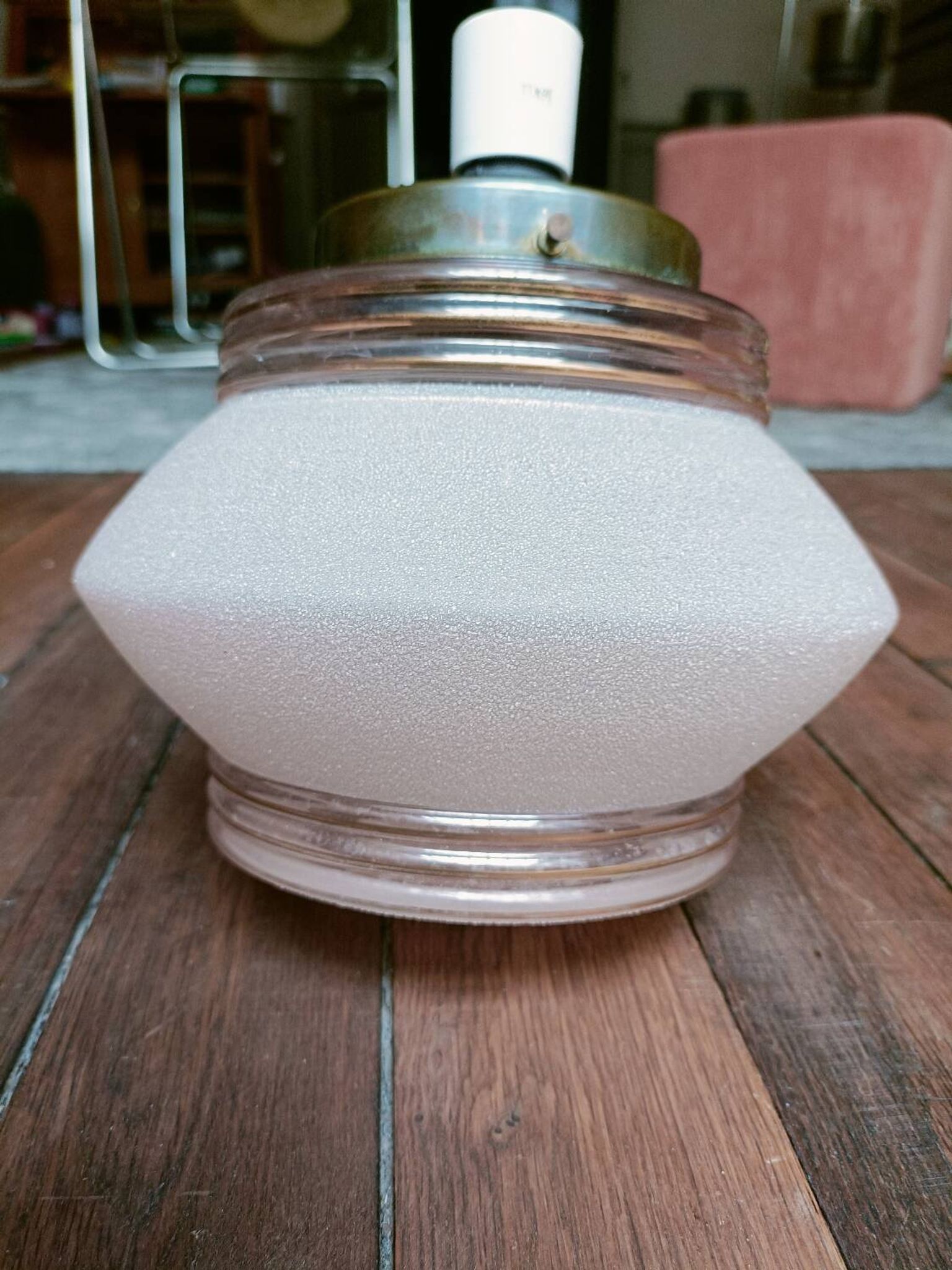 Lustre, plafonnier en verre givré