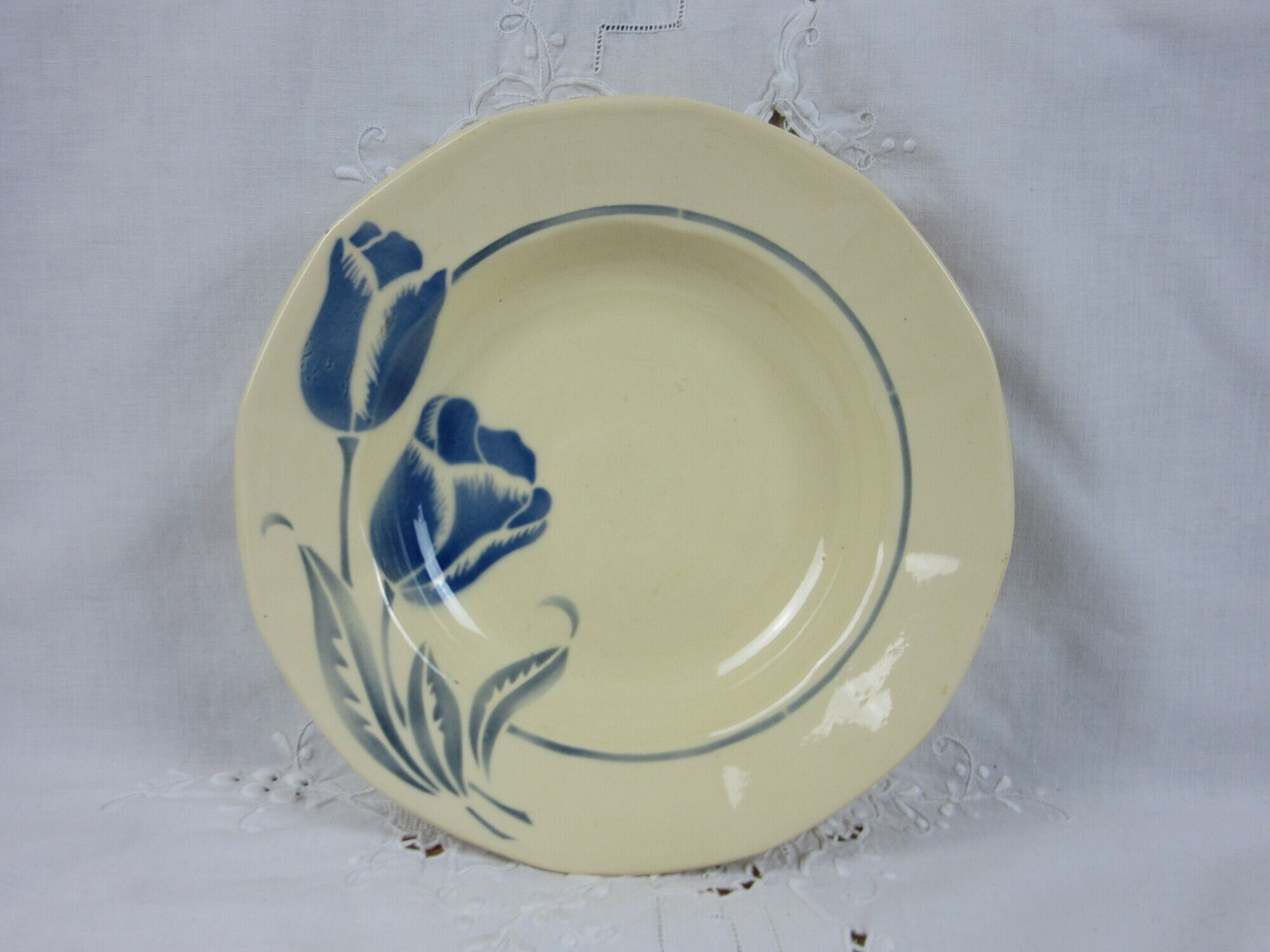 Ensemble de 6 assiettes creuses Digoin Sarreguemines à décor de tulipe