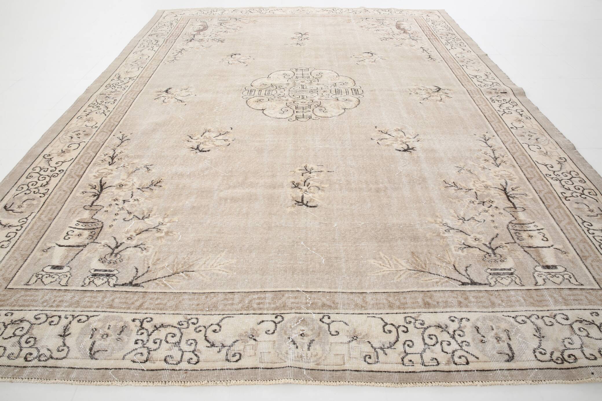 Tapis oriental vintage beige