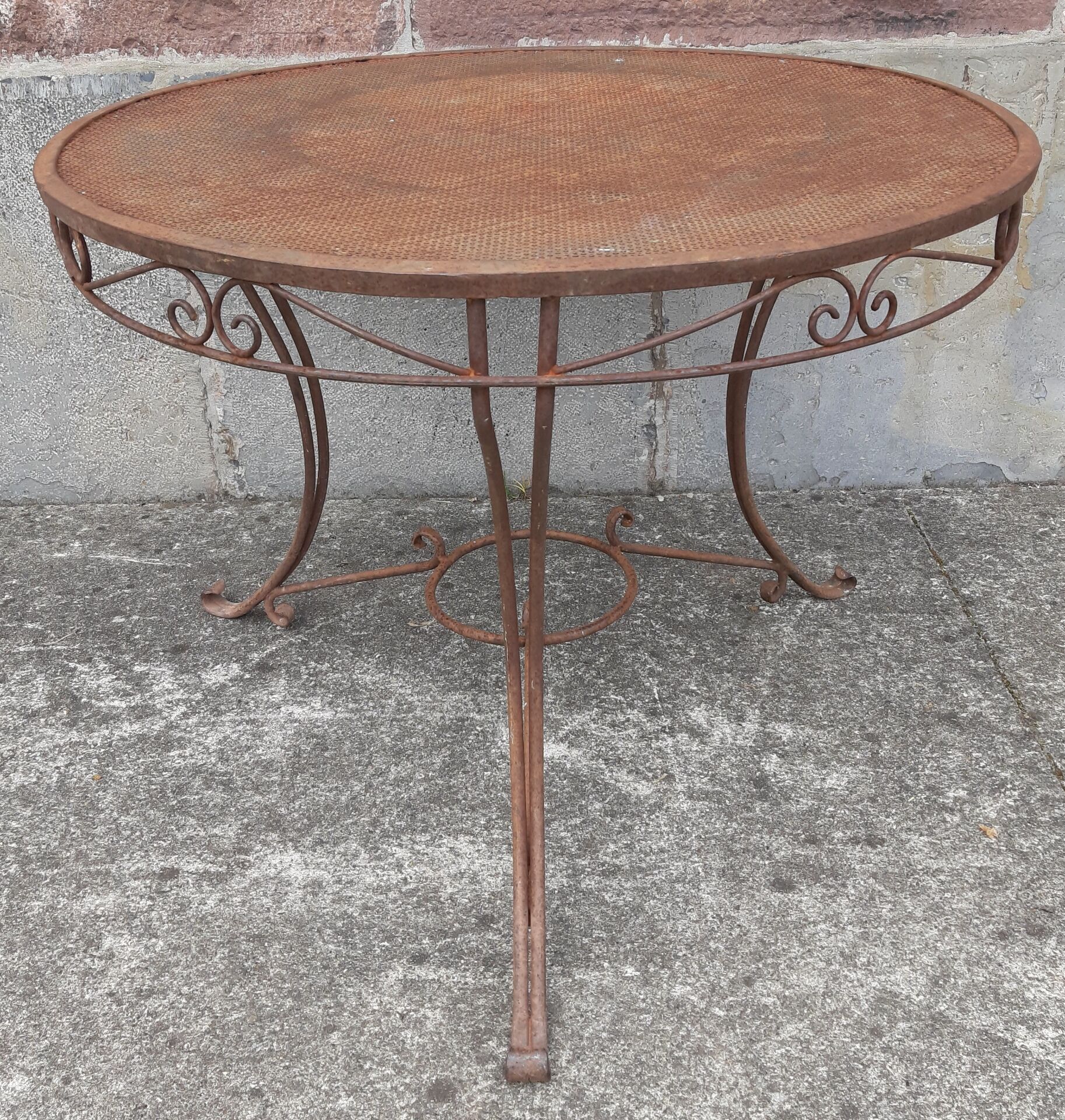 Table de jardin en fer forgé