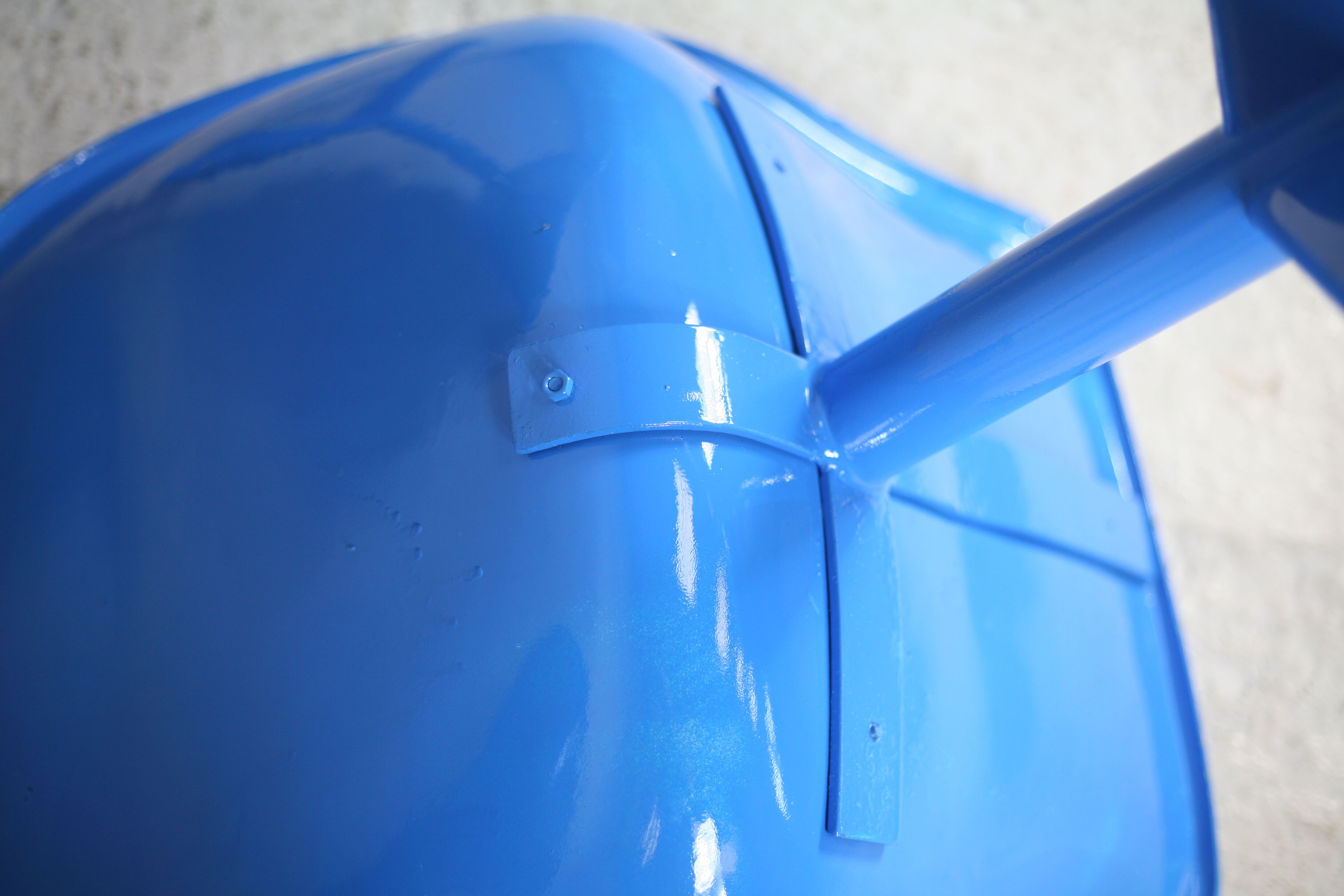 3 chairs "space Age", resin and steel, France, circa 1970.