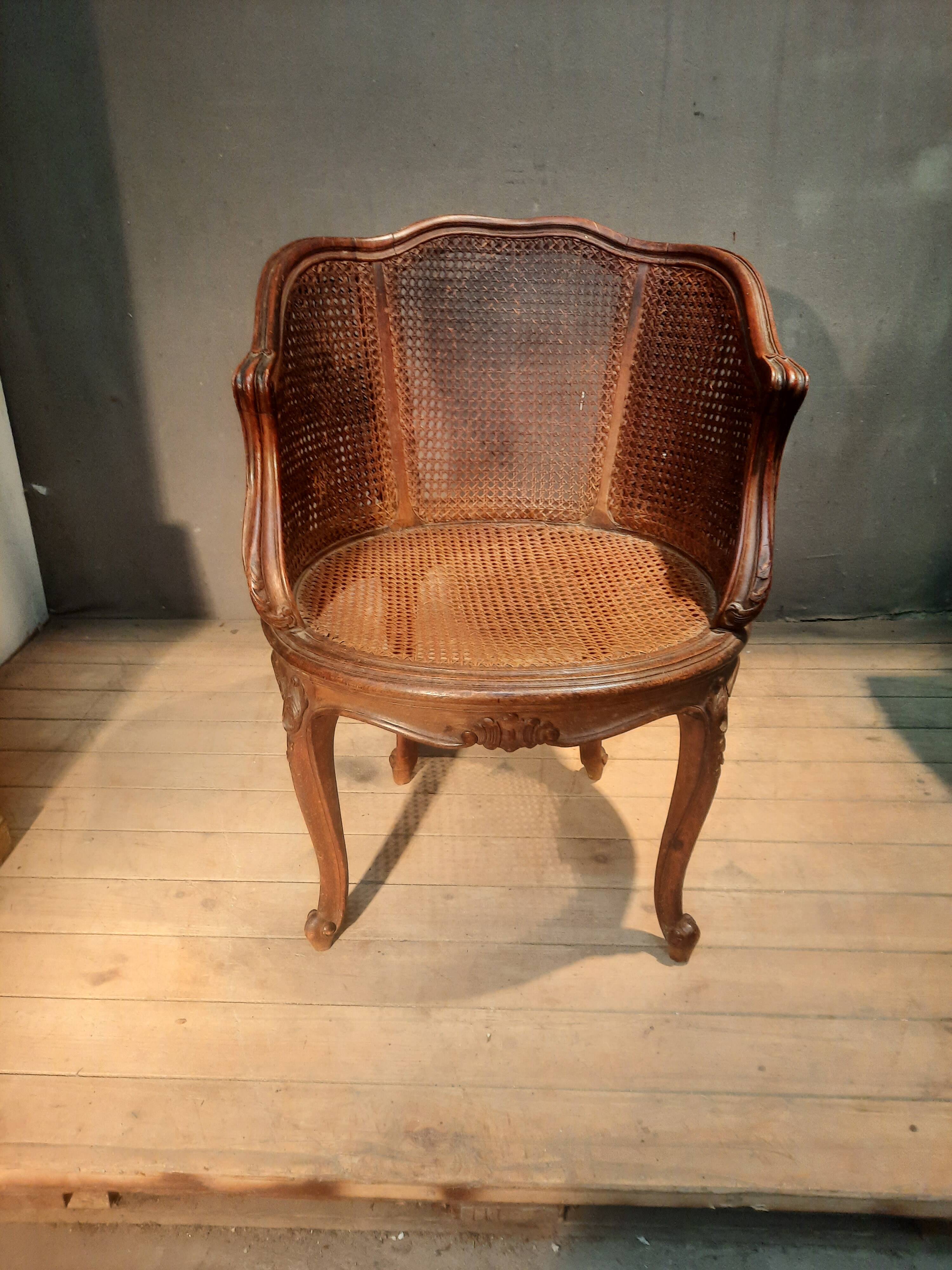 Fauteuil de burreau canné style Louis XV