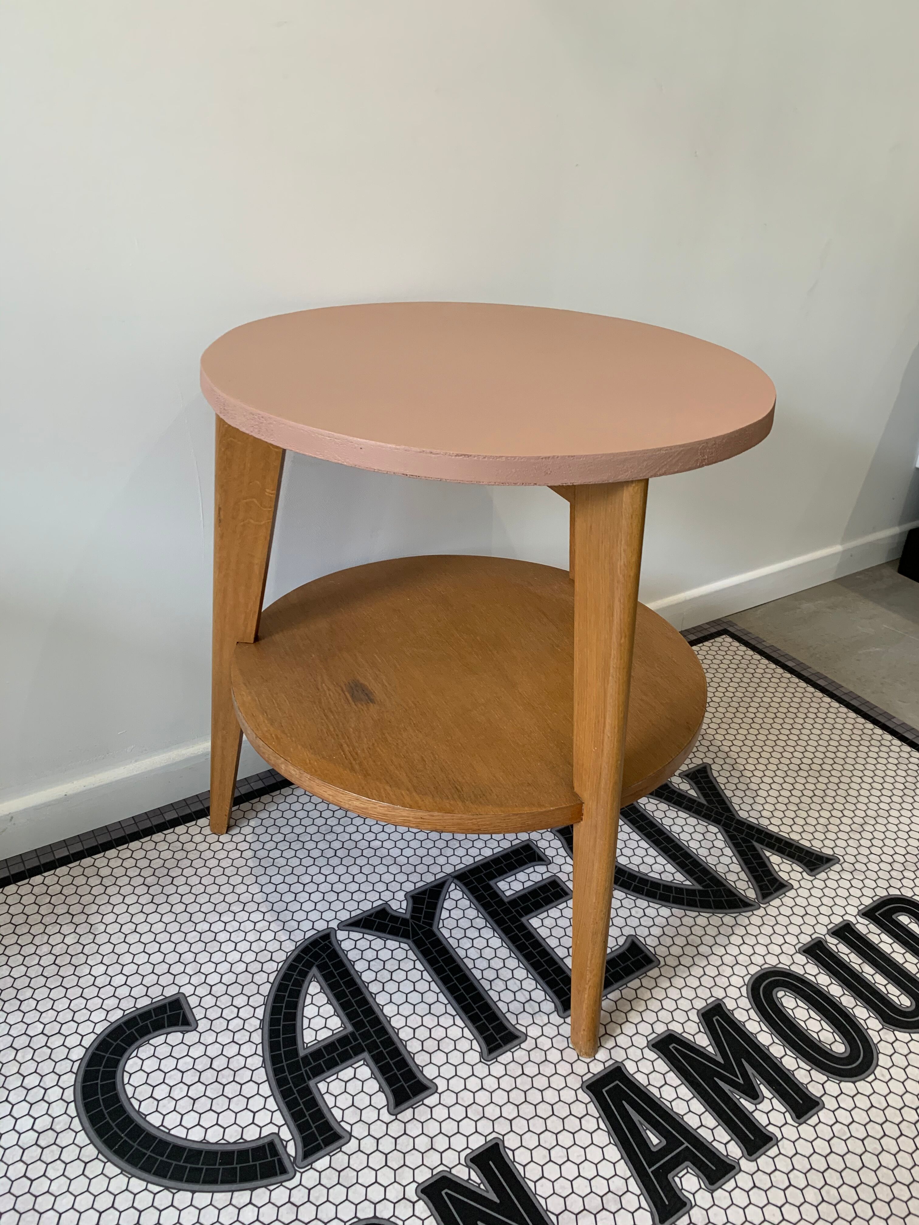 Round coffee table sofa tip