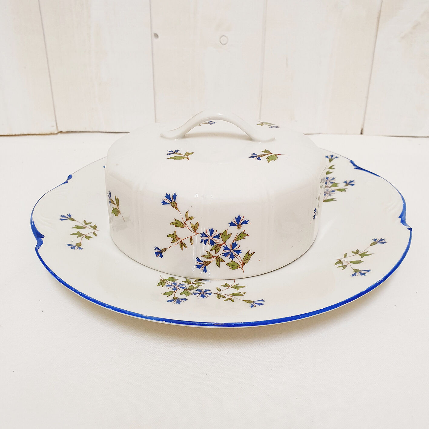 Porcelain Blueberry Cheese Bell