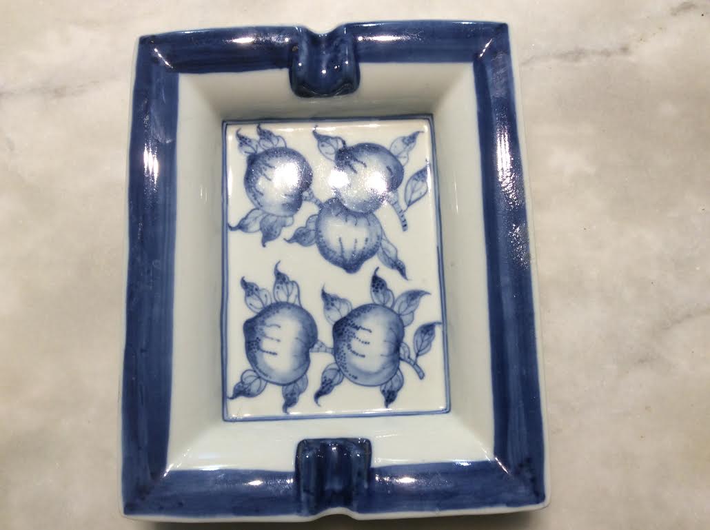Cendrier en porcelaine