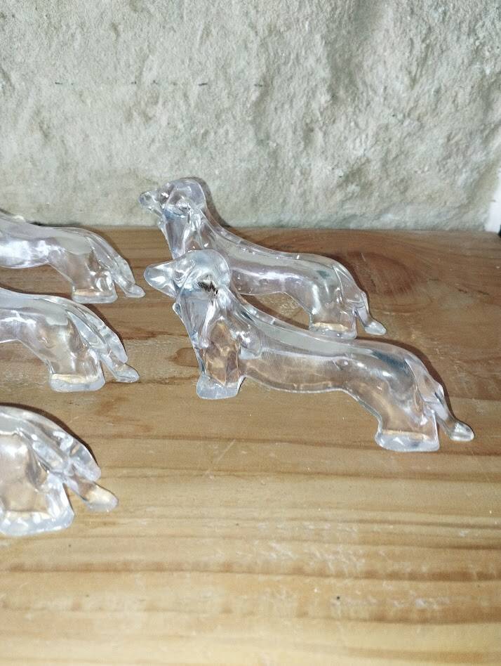 Set of 12 Danone knife rests – Dogs – Bakelite / hard plastic – Year