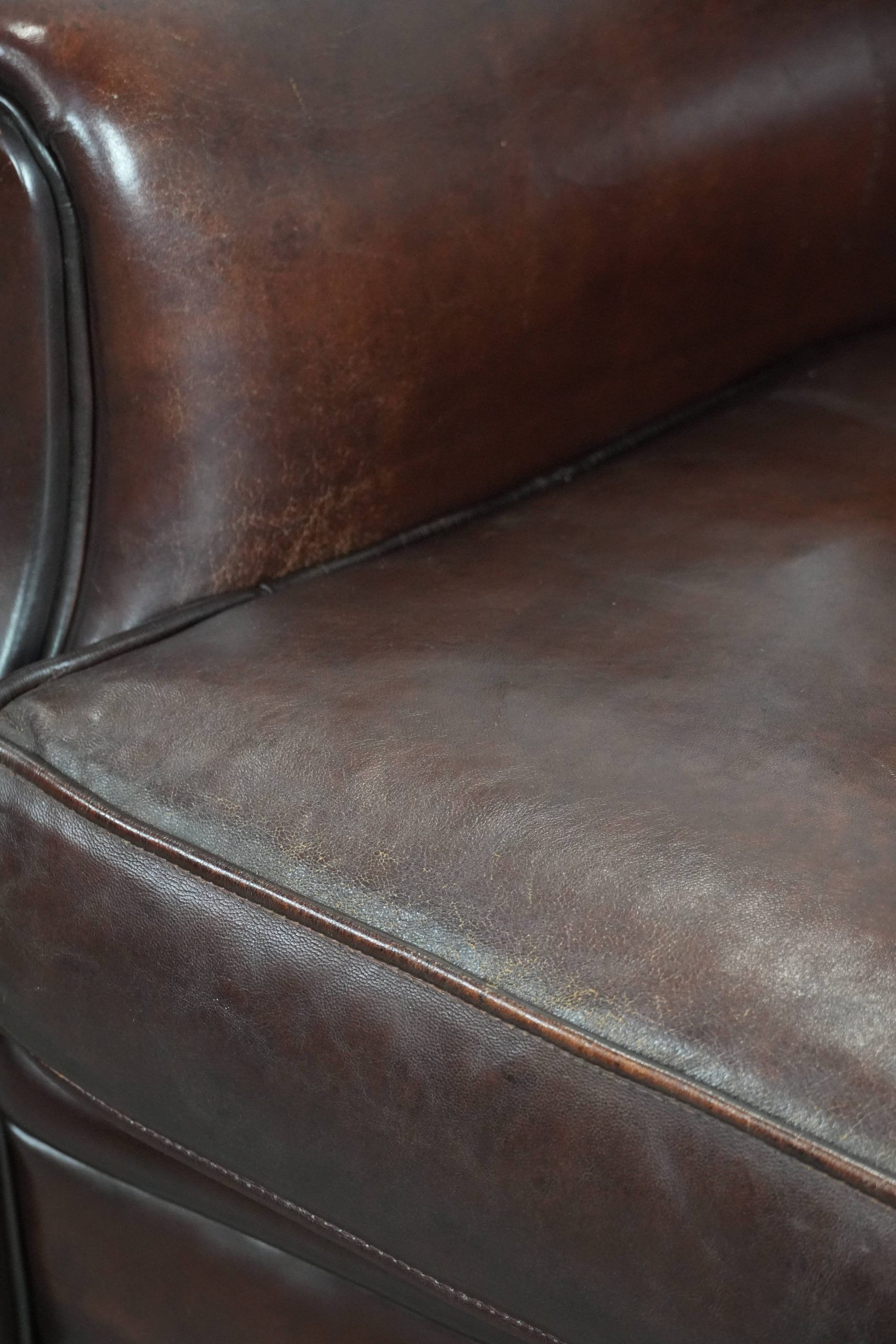 Set of 2 luxury sheepskin armchairs with a timeless look