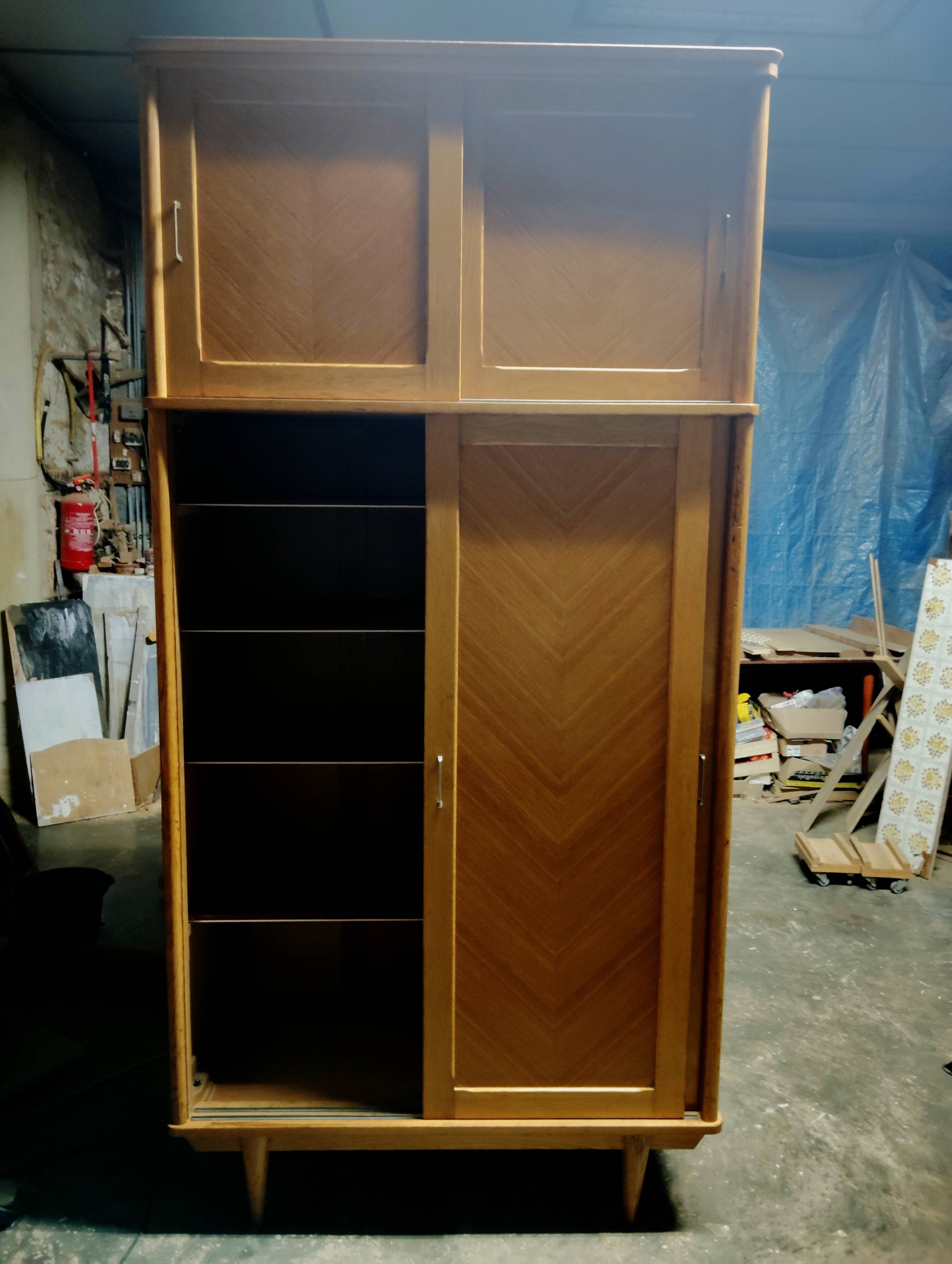Vintage sliding wardrobe with 2 shelves, Scandinavian inspiration.