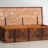 Coffre de mariage ancien d’art populaire (vers 1820)