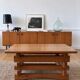 Table basse brutaliste en orme  – années 70