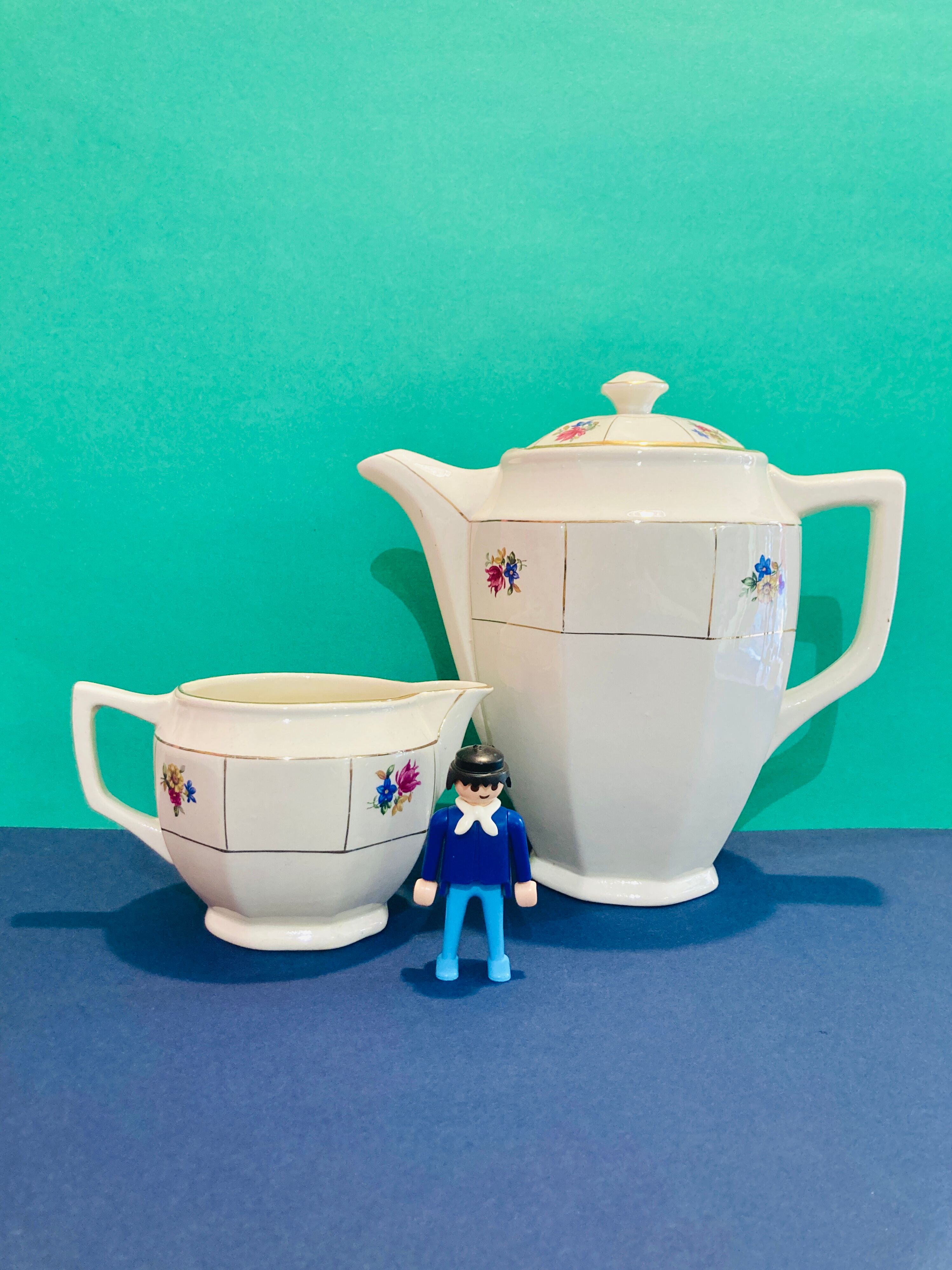 Teapot coffee maker & milk jar Sarreguemines france