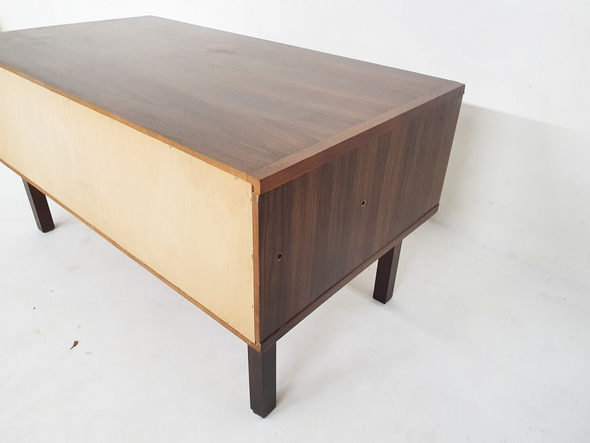 Enfilade de Louis van Teeffelen pour WeBe, Pays-Bas des années 1950
