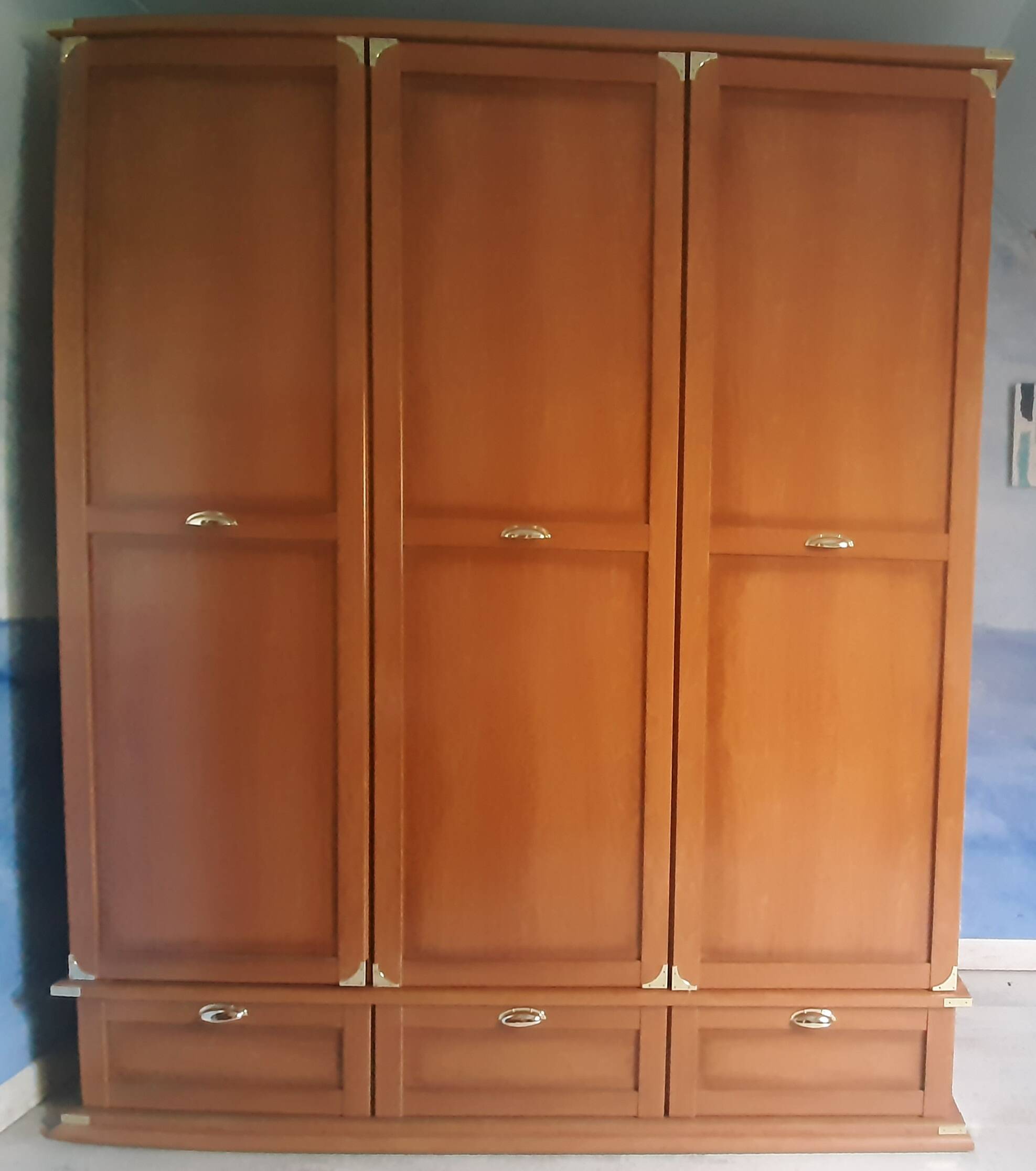 Wardrobe with 3 doors and drawers