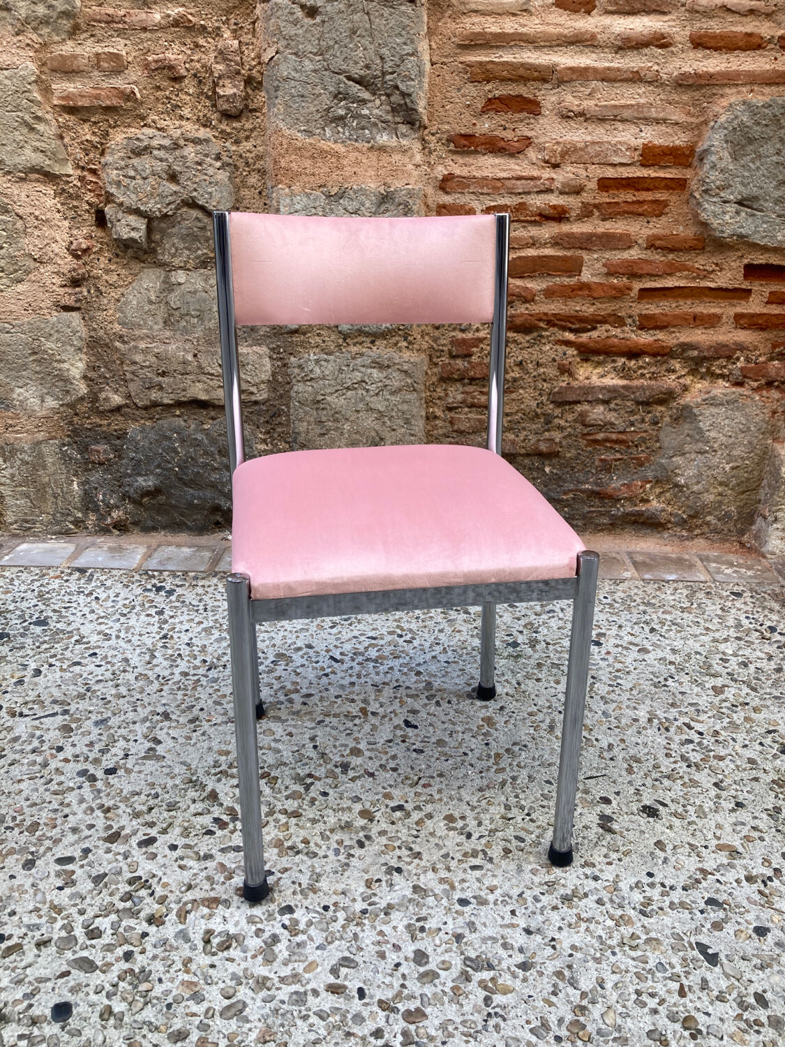 Chaise chrome et velours rose