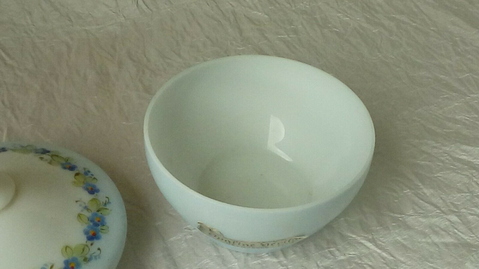 BONBONNIERE VERITABLE OPALINE DECOVERRE PARIS SIGNEE