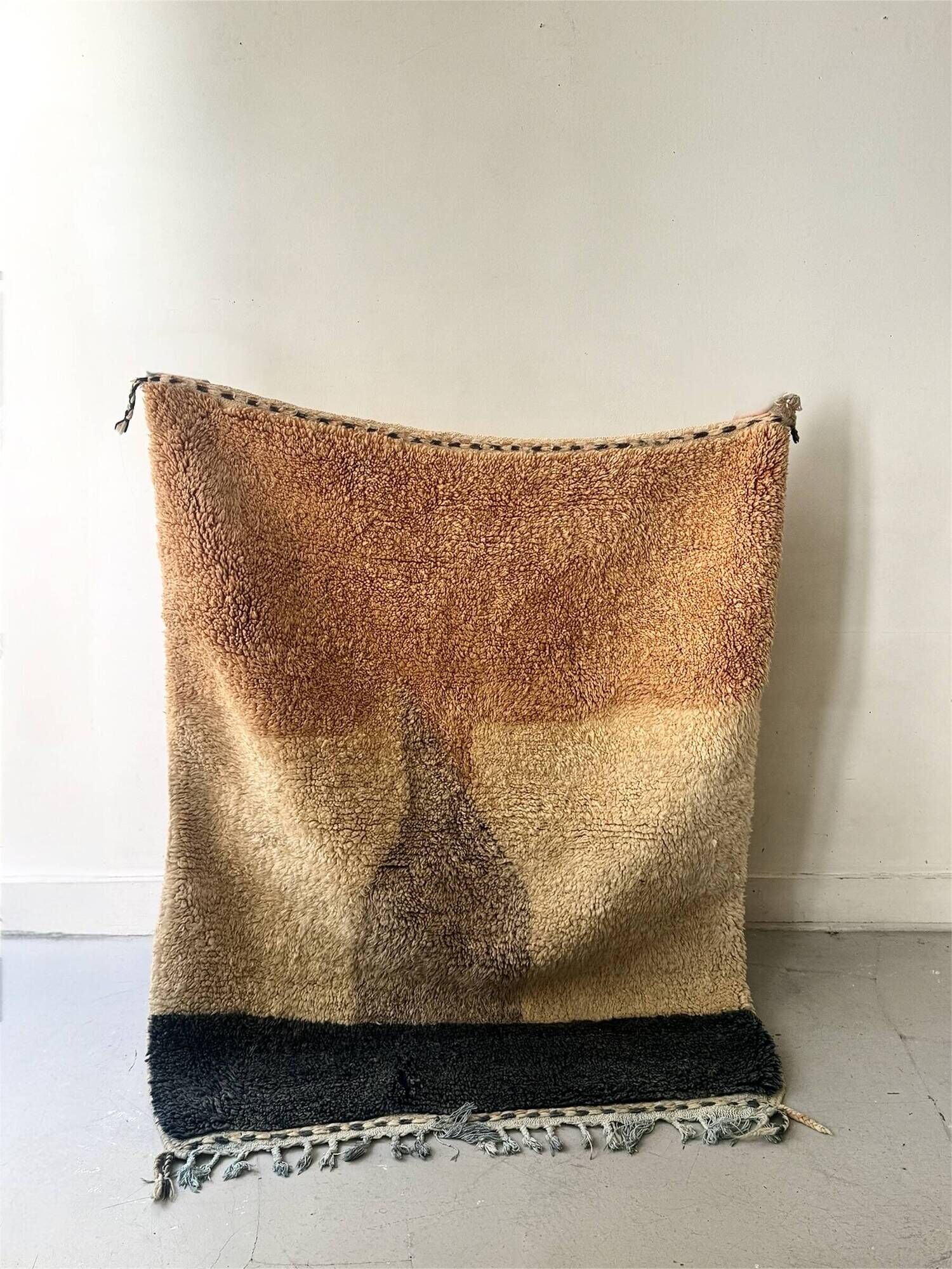 Thick vintage Berber rug, 100% handwoven sheep wool.