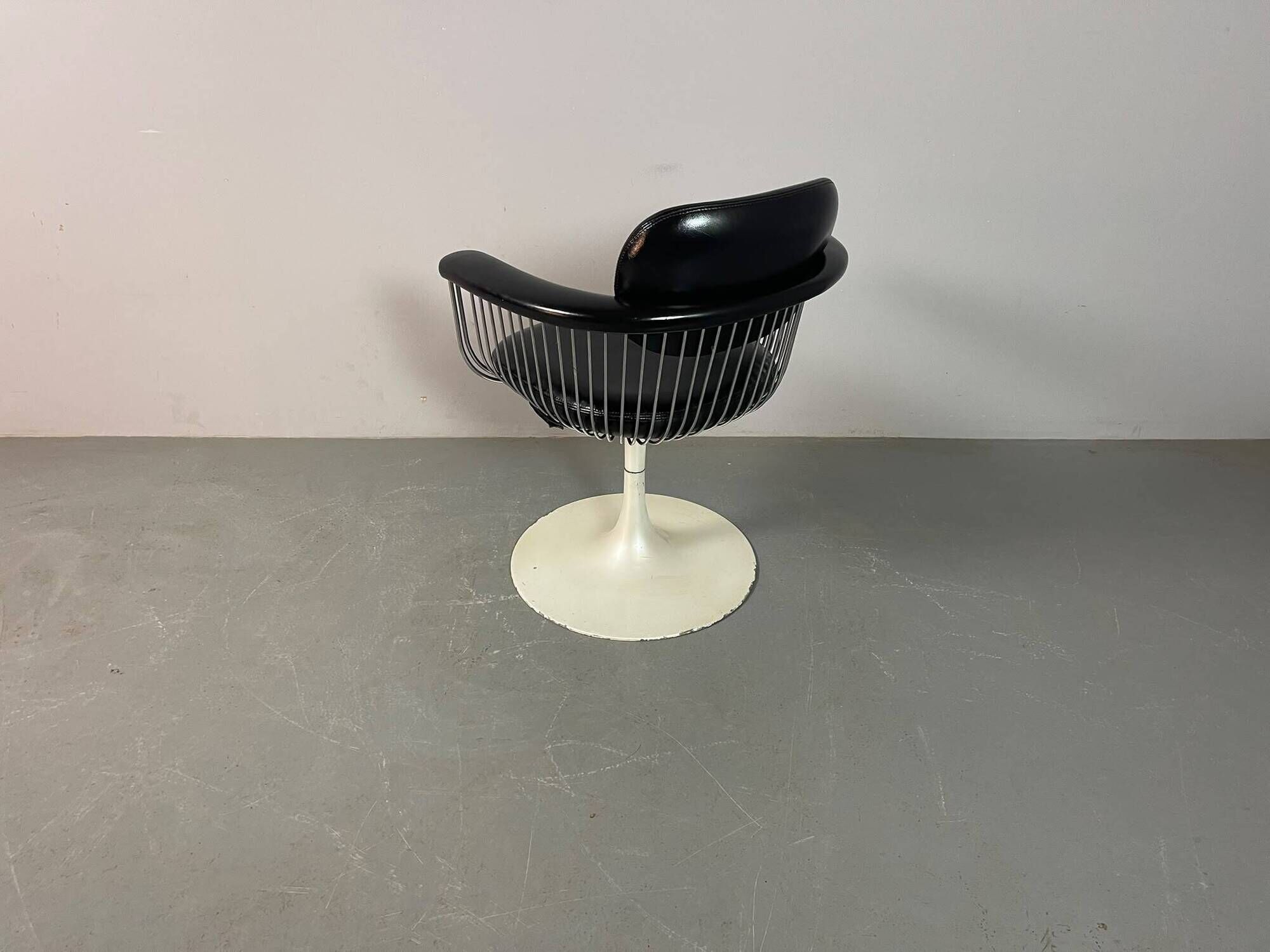 Single Mid-Century Belgian Swivel Armchair Attributed to Rudi Verelst