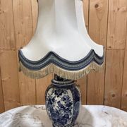Lampe Delft en faïence bleue et blanche - hauteur 80 cm