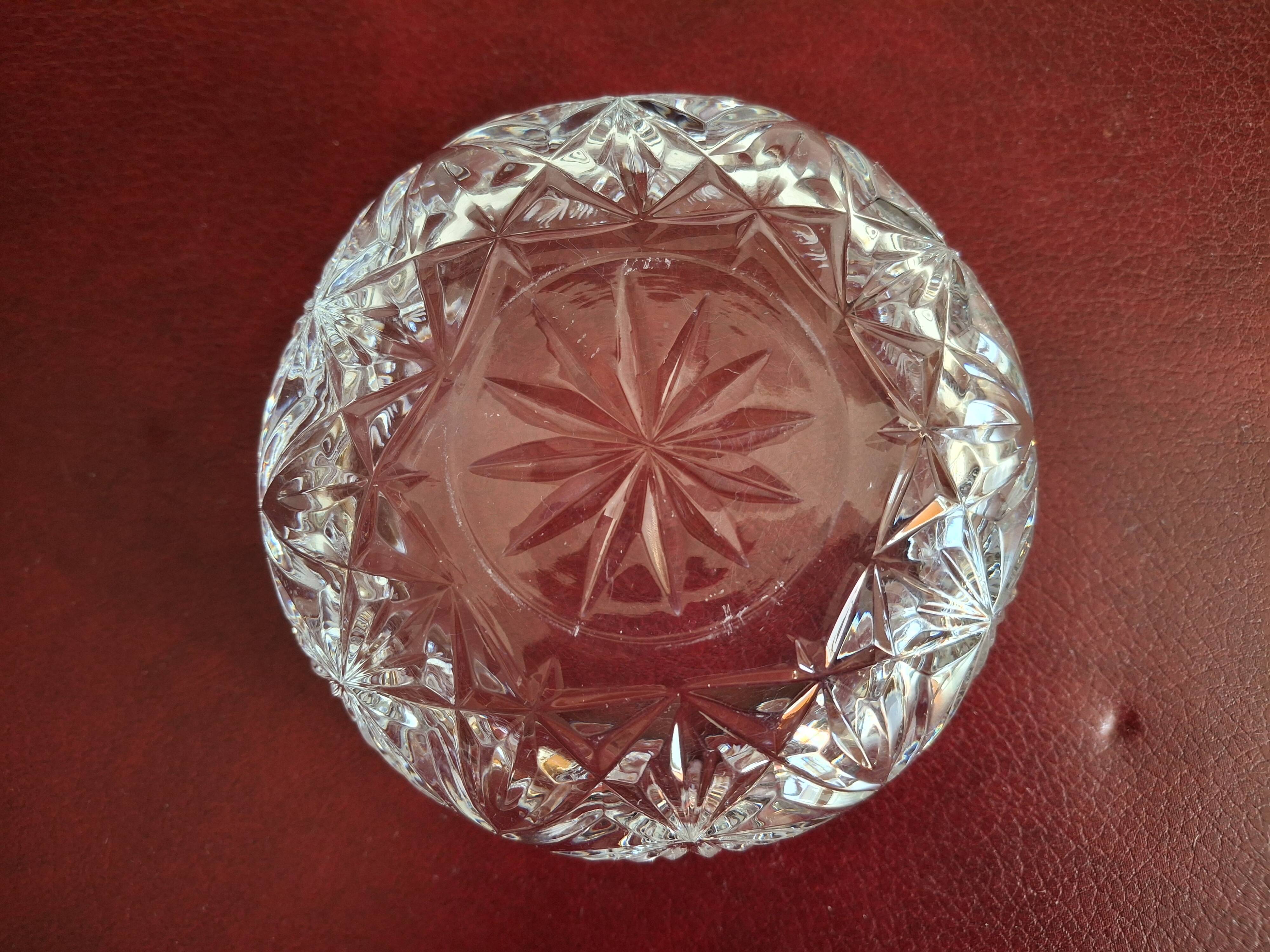 Finger bowl or small bowl in cut crystal 12 cm height 5.7 cm