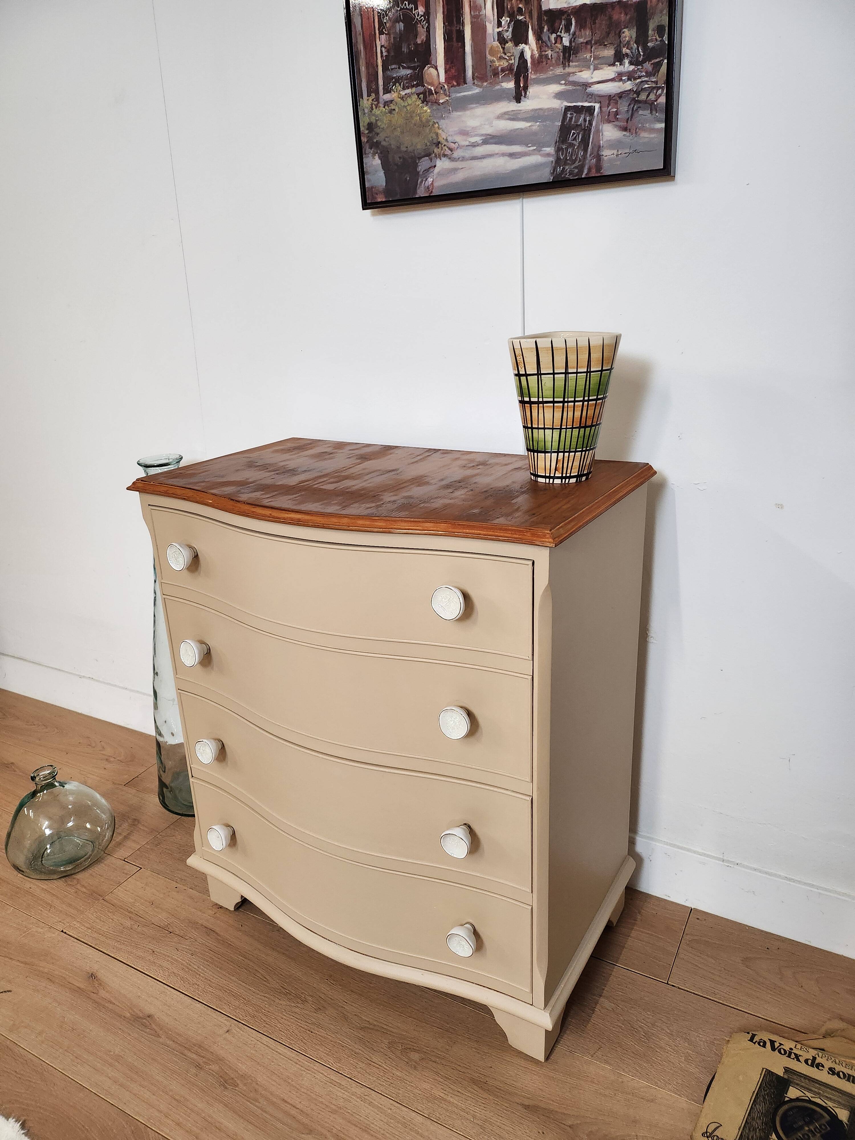 Chest of drawers with rounded front