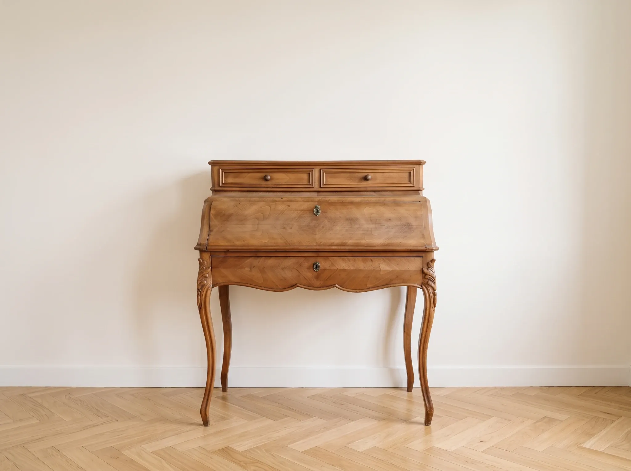 Secrétaire ancien en bois massif style Louis XV