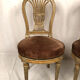 Paire de chaises à dossier montgolfière de style Louis XVI