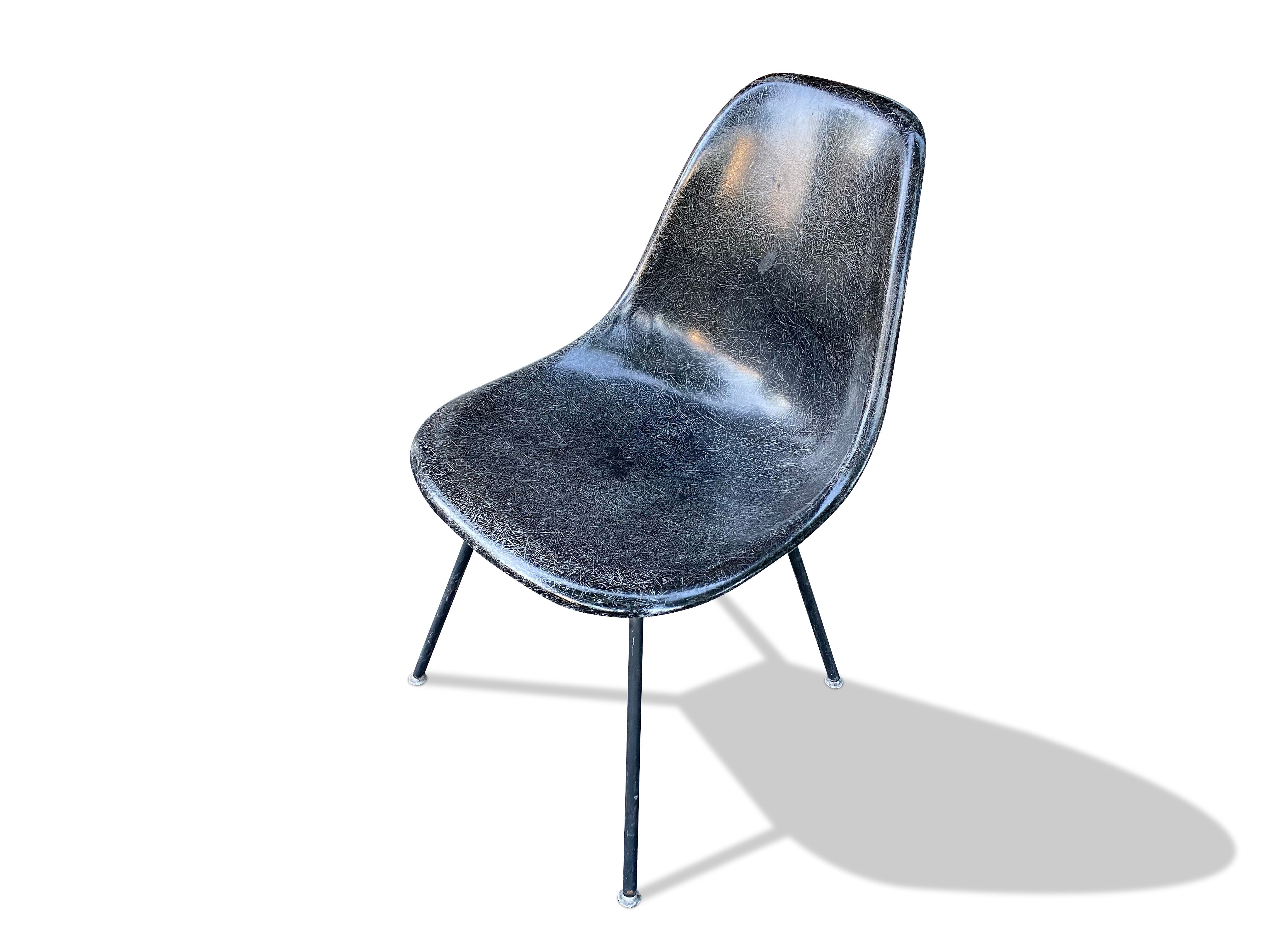 "DSX" chair by Charles & Ray Eames, Herman miller/Vitra fiberglass