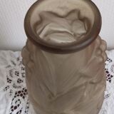 Espaivet vase "foliage and berries" art deco.