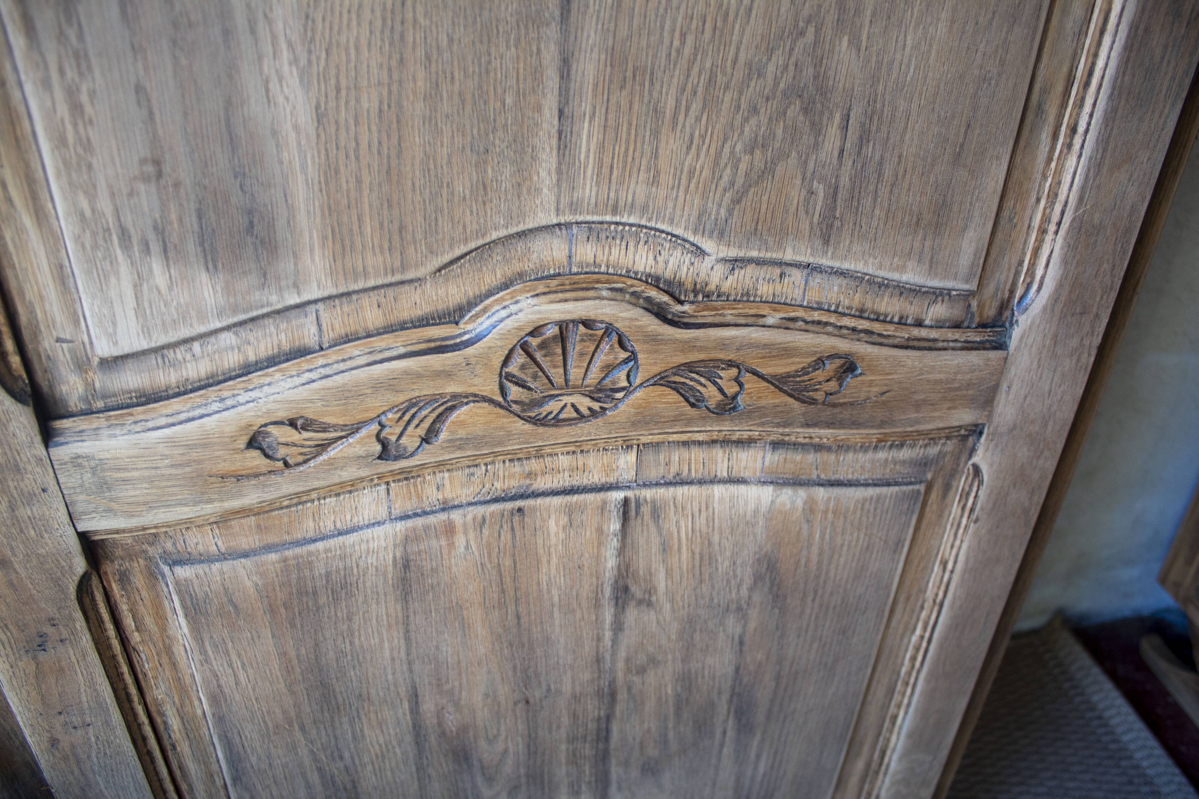 antique solid wood bonnetière