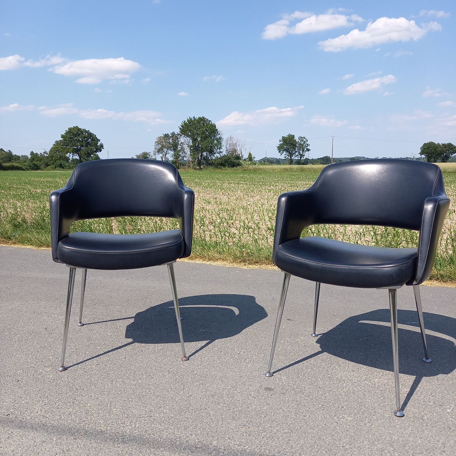 Set of 2 vintage armchairs