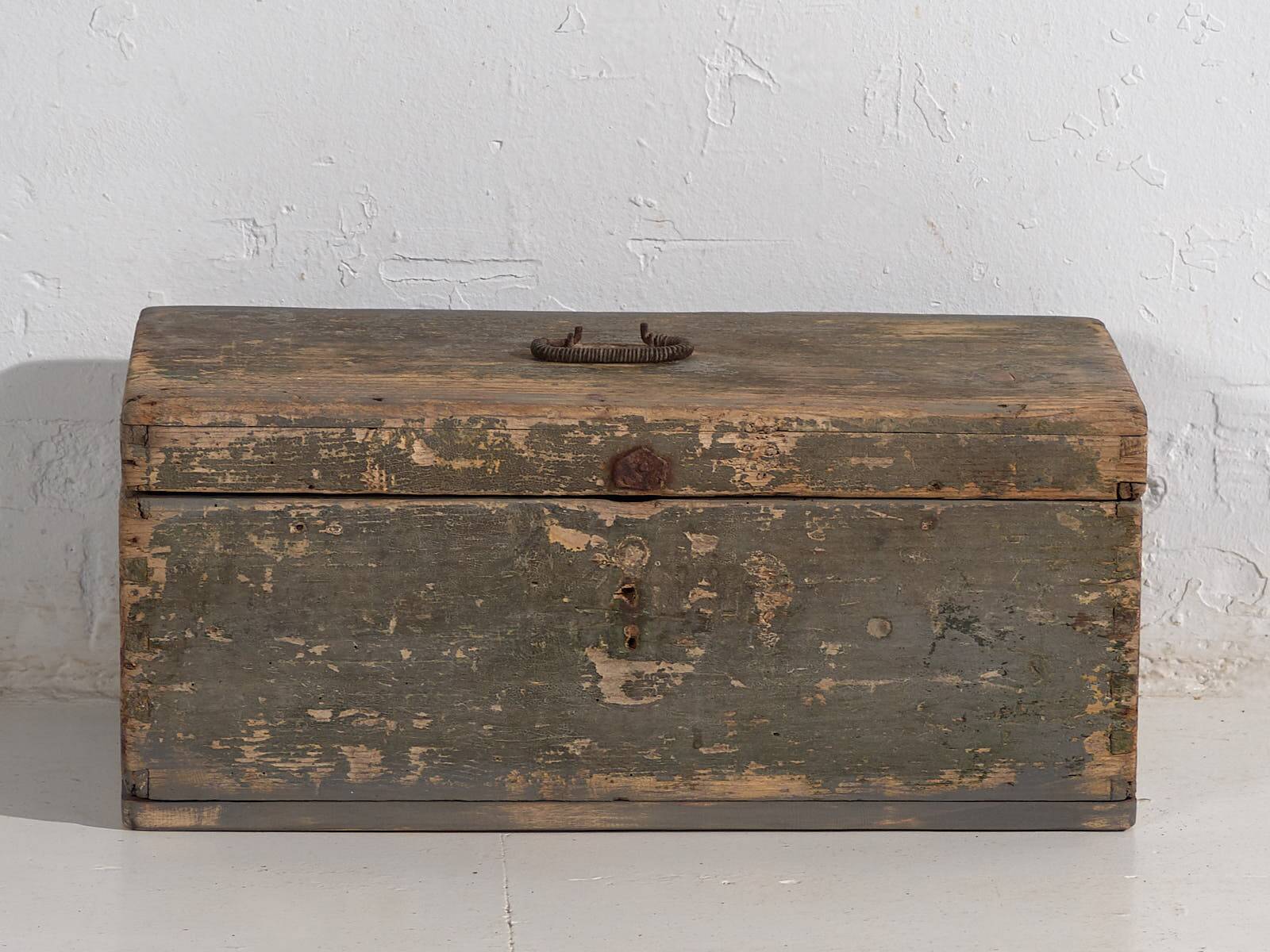 Small antique solid wood chest (c.1920) #73