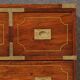 Paire de commodes anglaises du XXe siècle