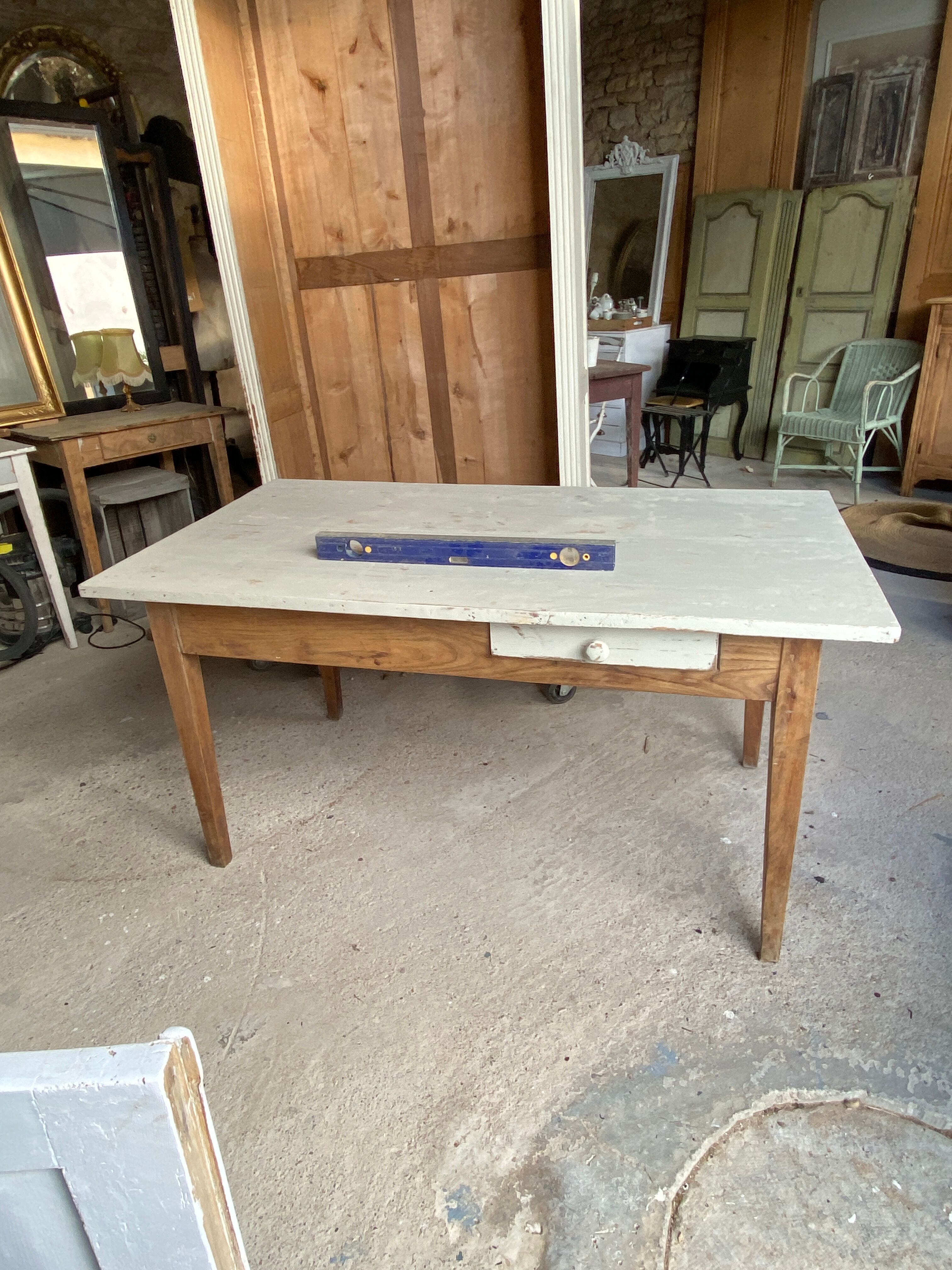 Farm table