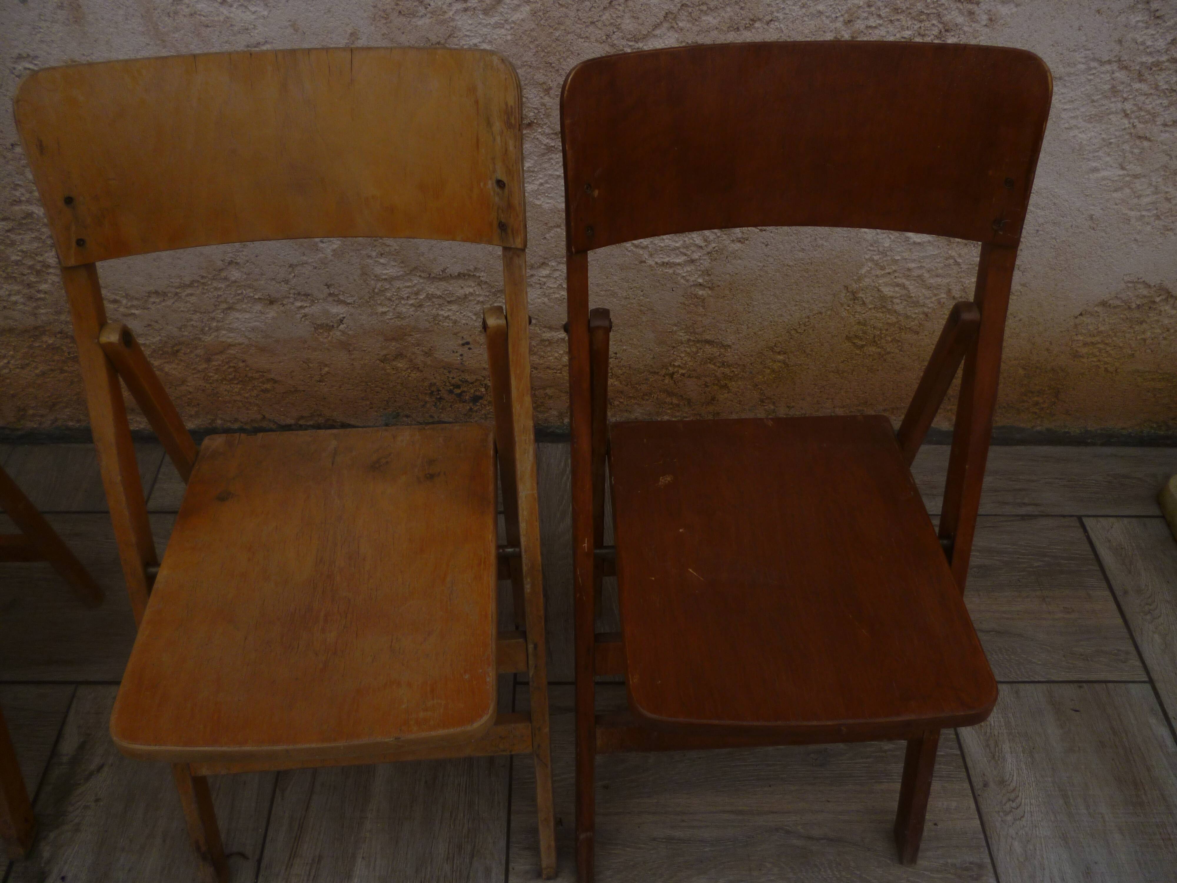Lot of 6 foldable theater chairs stamped