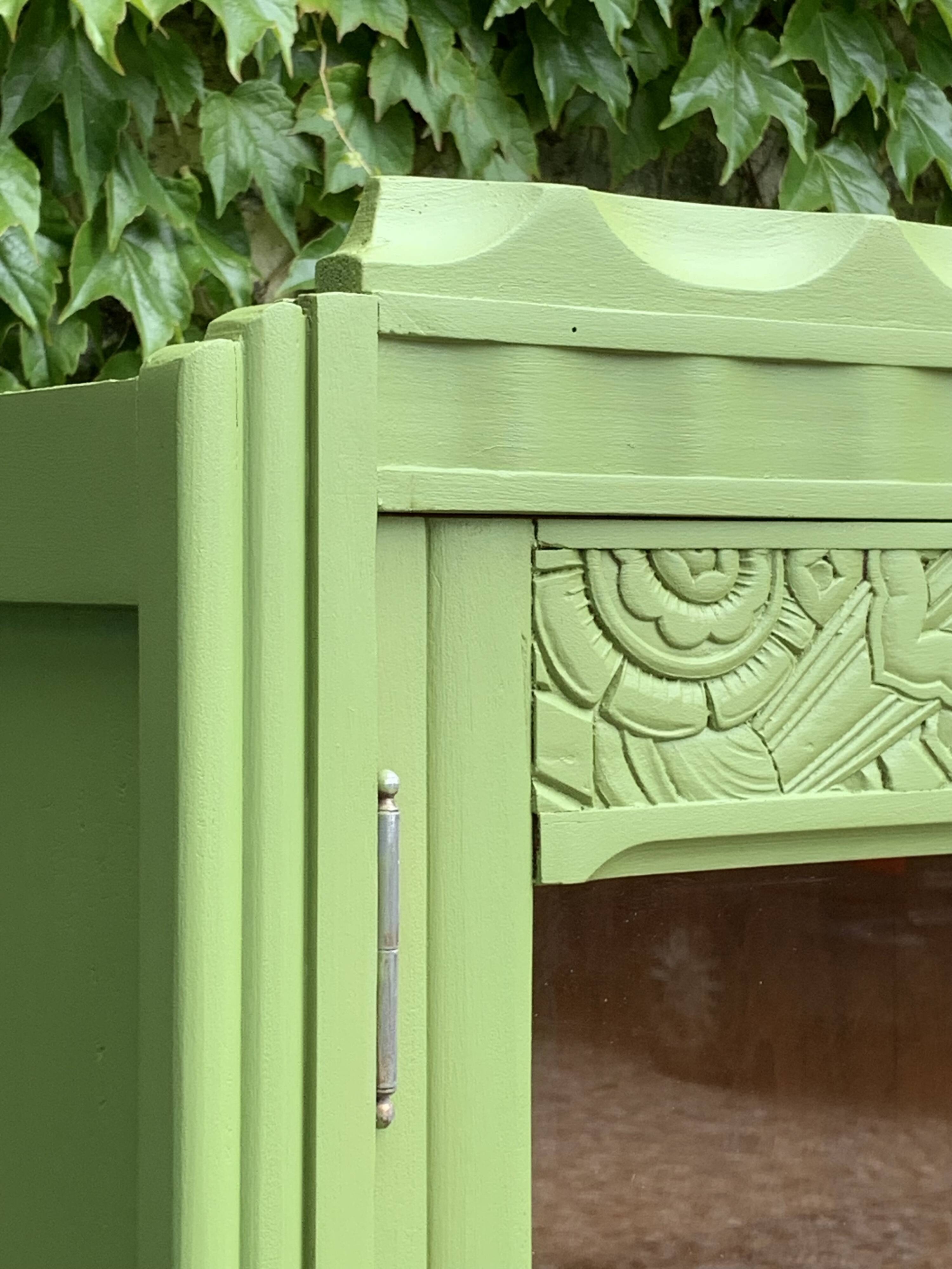 Armoire parisienne vitrée art déco 1930 kaki