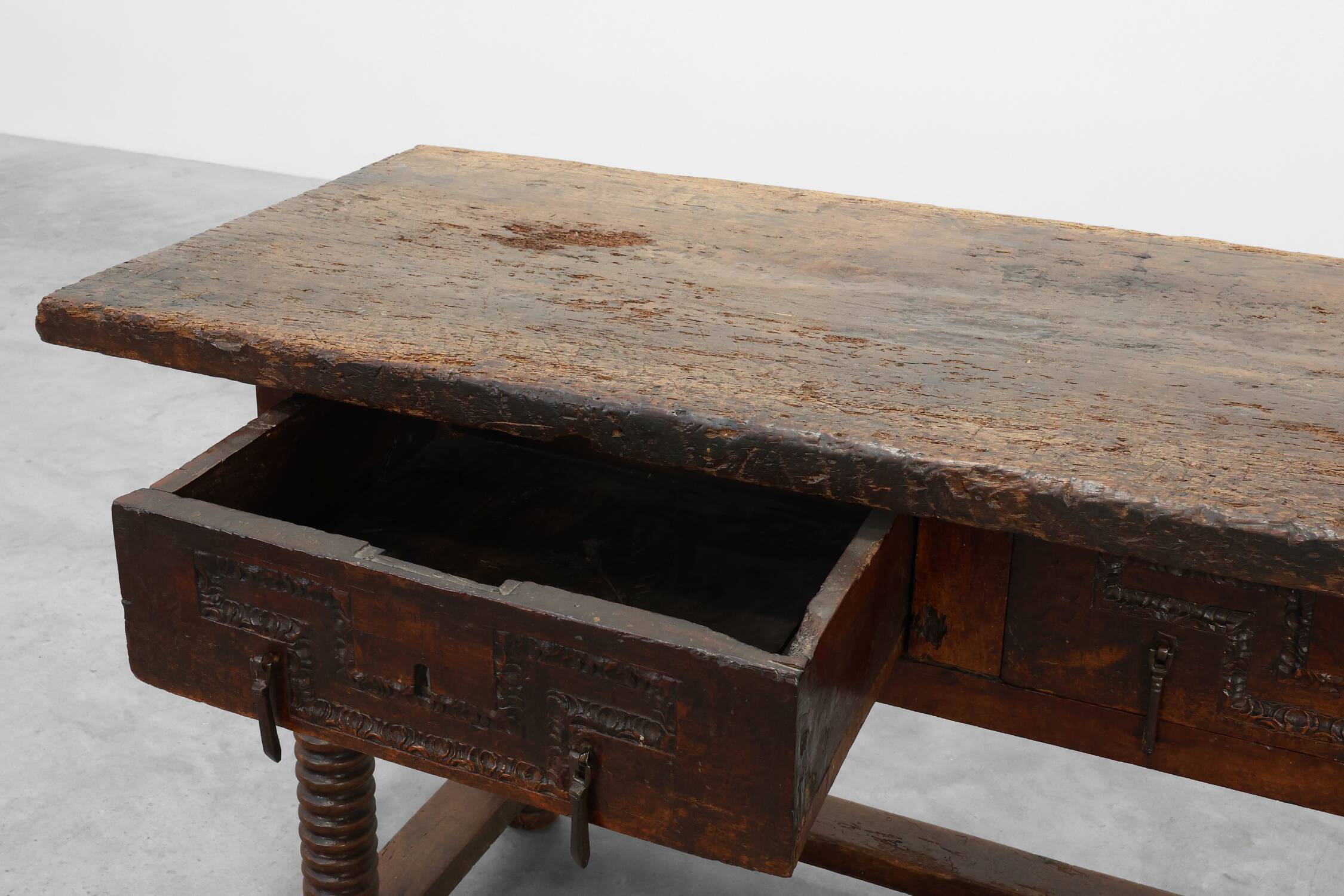 Spanish Oak Side Table or Console, 17th Century