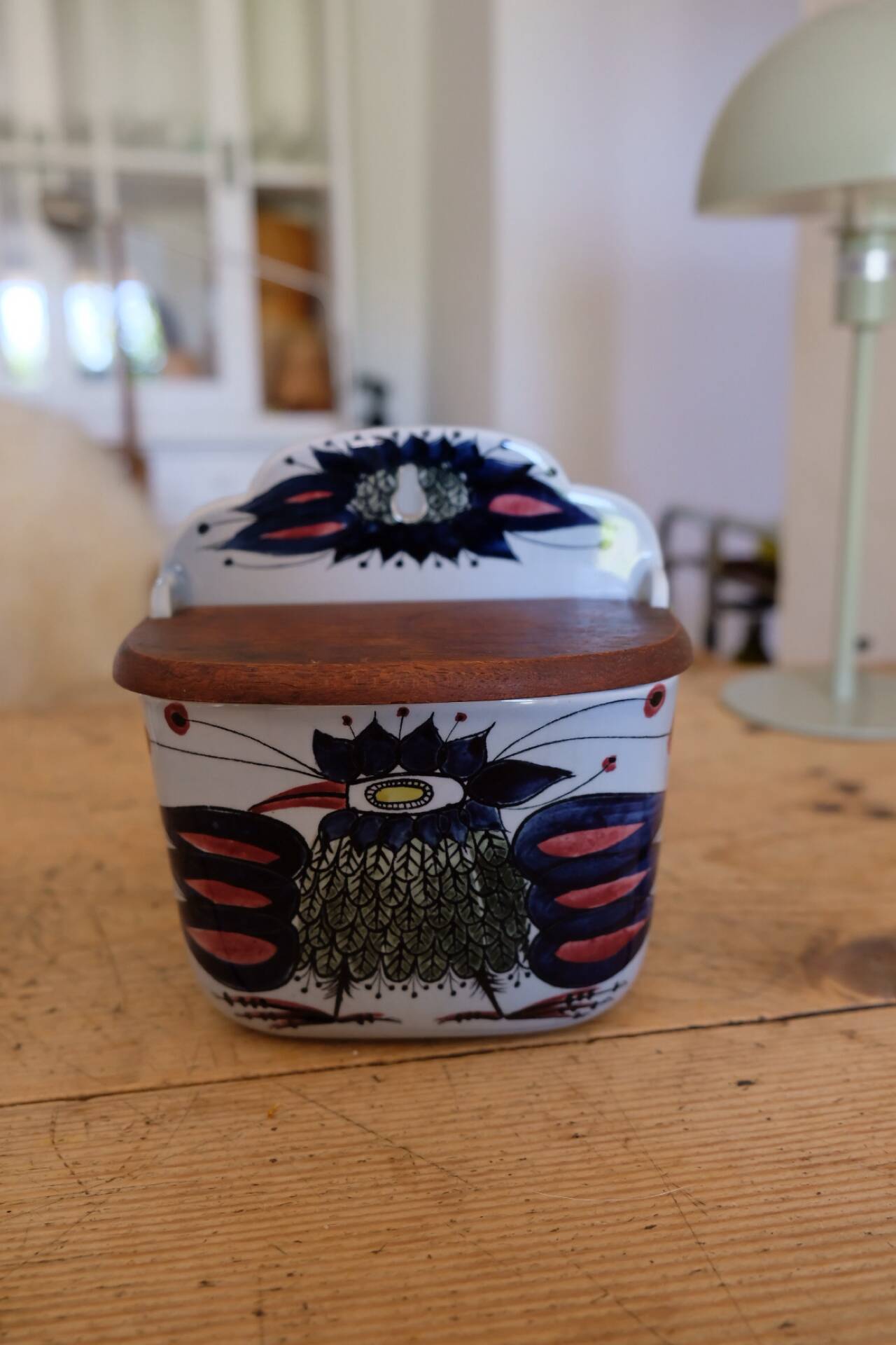 Royal Copenhagen Aluminia Tenera – wall-mounted salt pot "Crazy Bird" – Be