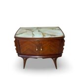 Tables de chevet plaquées en palissandre avec plateau en onyx vert